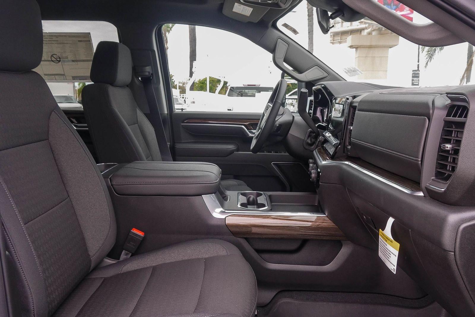 2026 Chevrolet Silverado 3500 HD Chassis Cab 4WD Crew Cab 177" WB, 60" CA LT