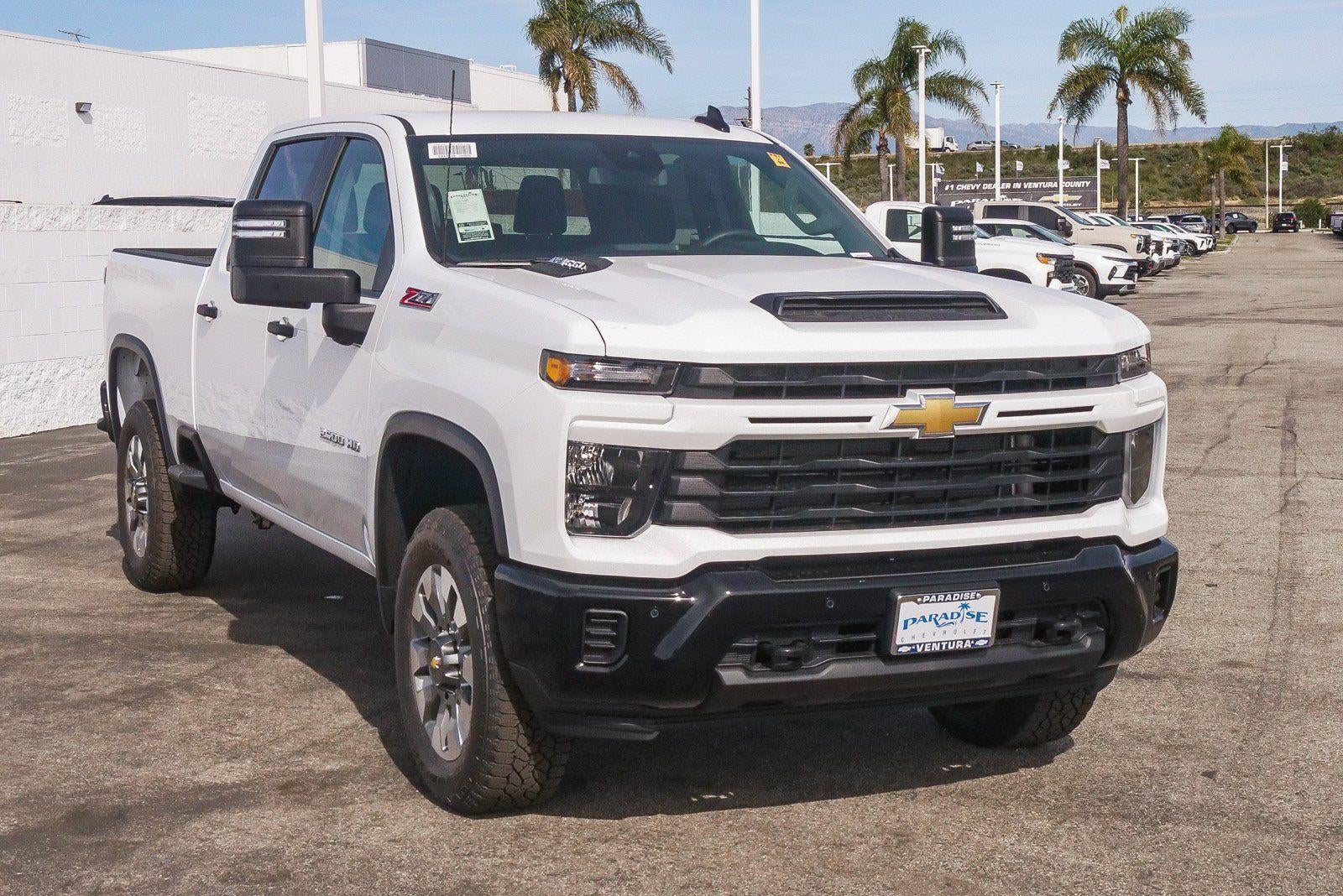 2026 Chevrolet Silverado 2500 HD Crew Cab Standard Box 4-Wheel Drive Custom