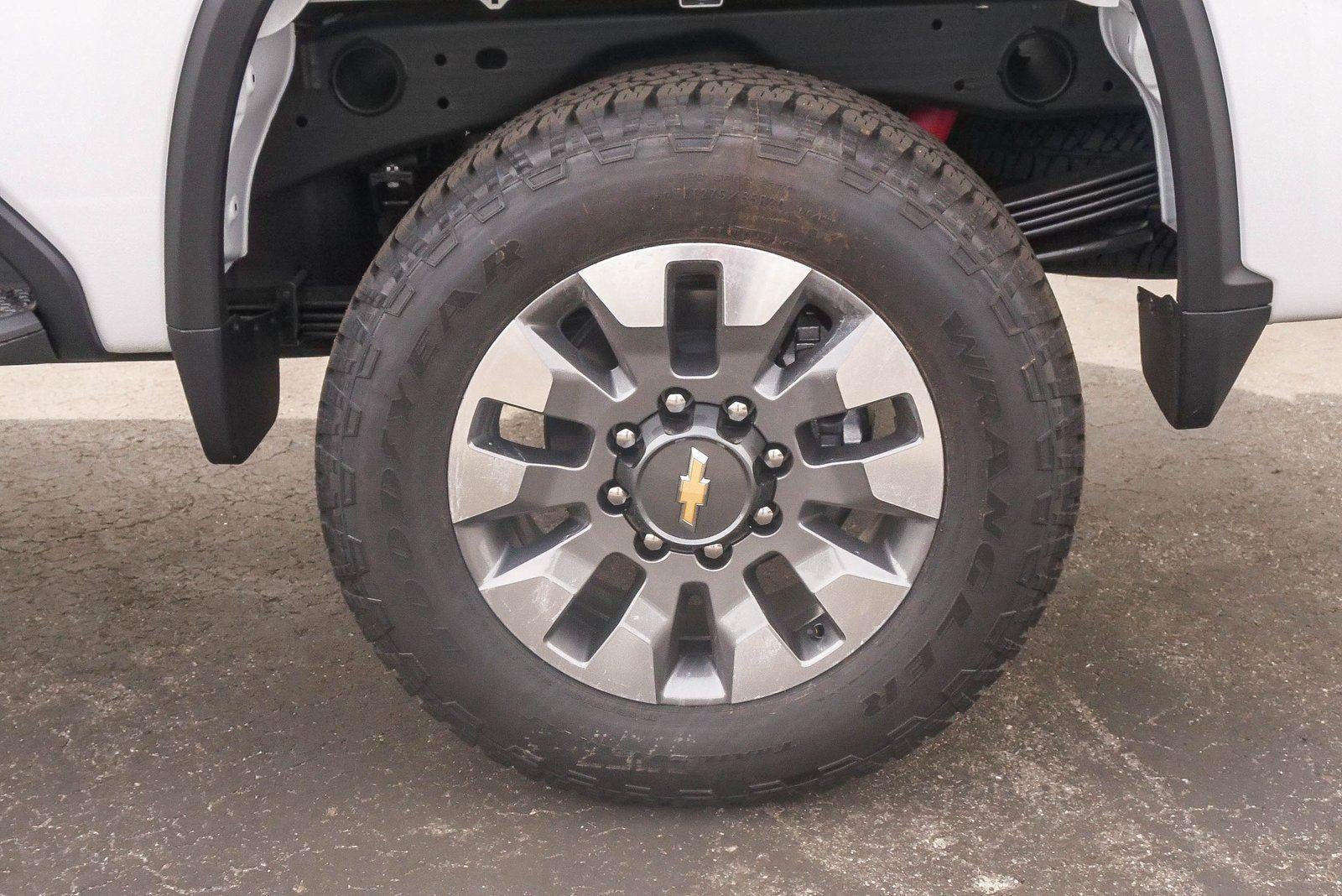 2026 Chevrolet Silverado 2500 HD Crew Cab Standard Box 4-Wheel Drive Custom