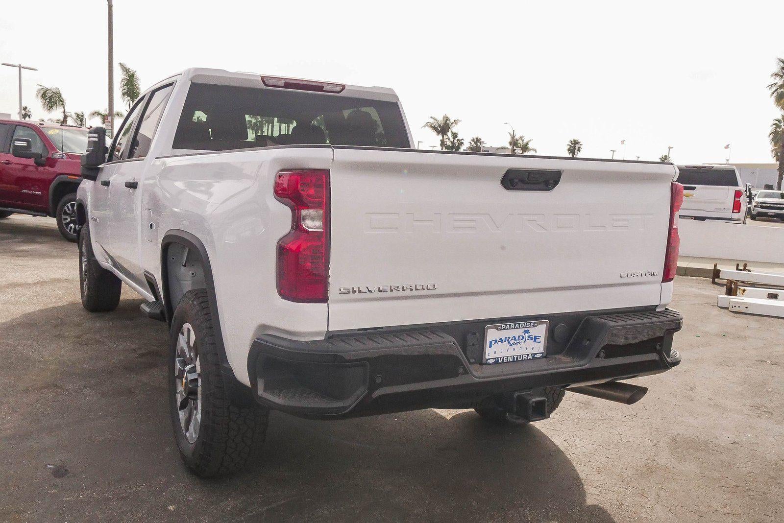 2026 Chevrolet Silverado 2500 HD Crew Cab Standard Box 4-Wheel Drive Custom