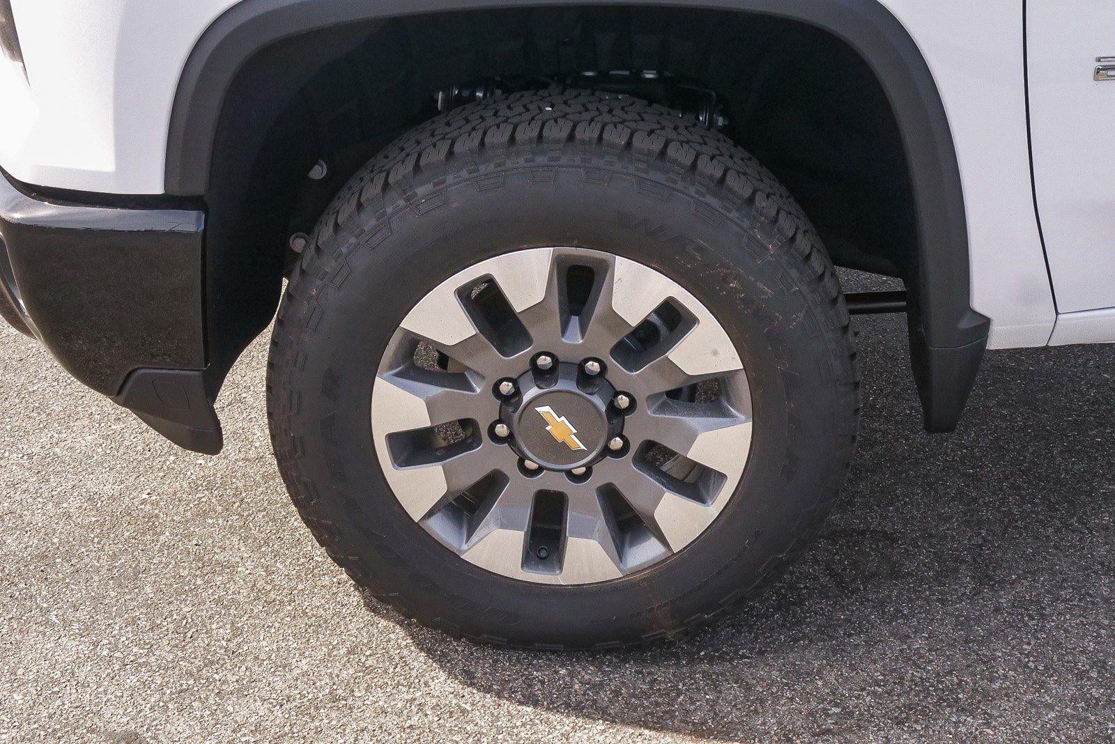 2026 Chevrolet Silverado 2500 HD Crew Cab Standard Box 4-Wheel Drive Custom