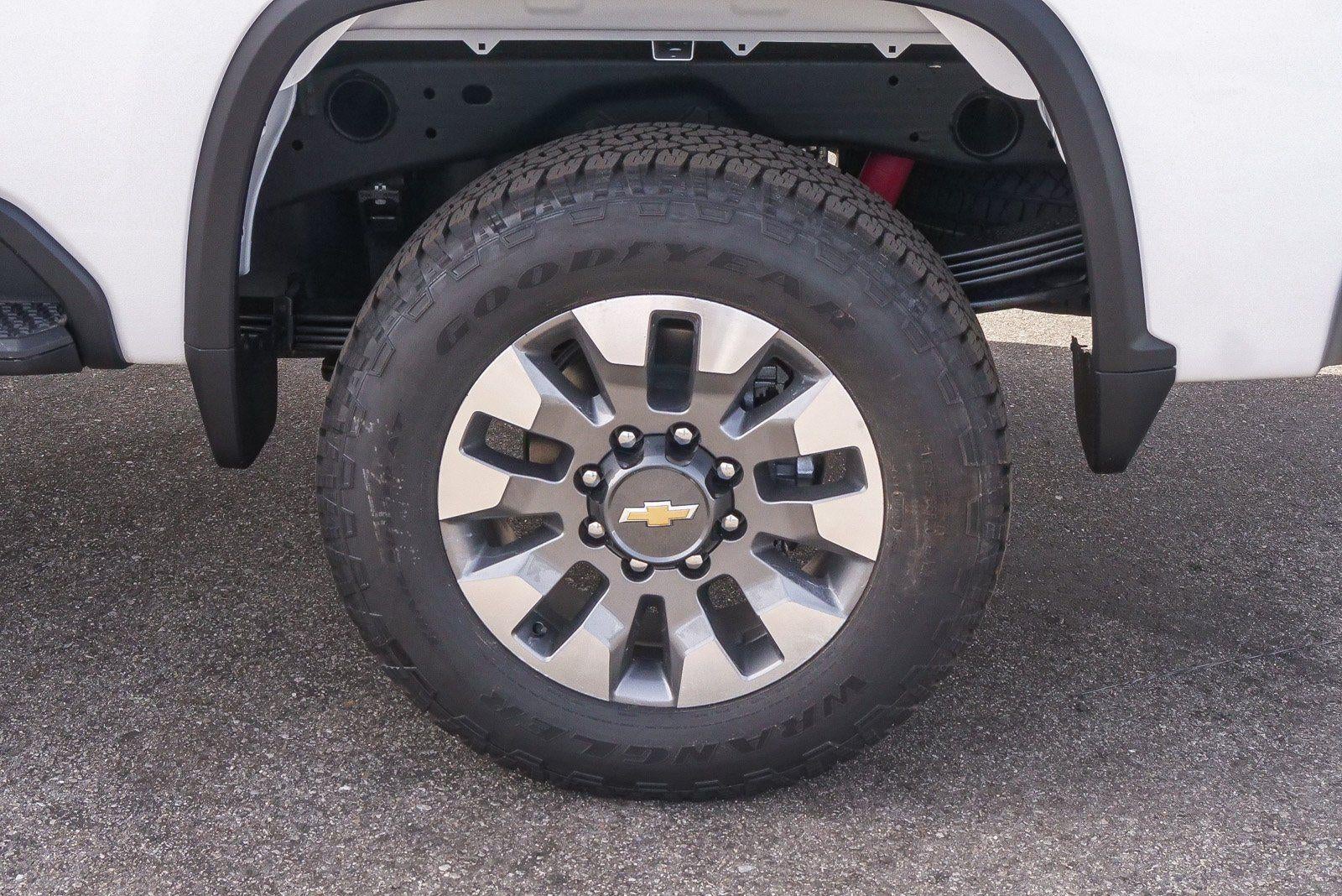 2026 Chevrolet Silverado 2500 HD Crew Cab Standard Box 4-Wheel Drive Custom