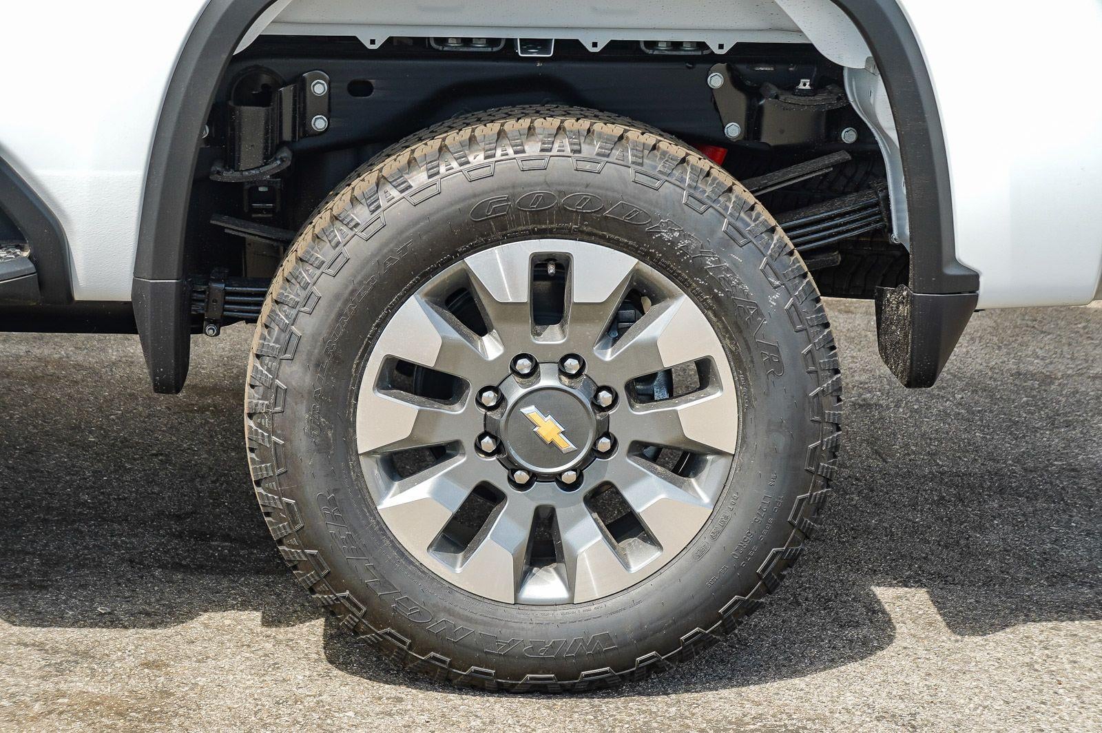 2026 Chevrolet Silverado 2500 HD Crew Cab Standard Box 4-Wheel Drive LT