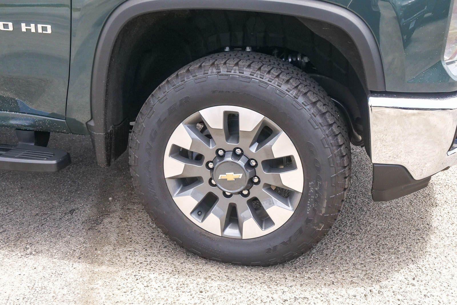 2026 Chevrolet Silverado 2500 HD Crew Cab Standard Box 4-Wheel Drive LT