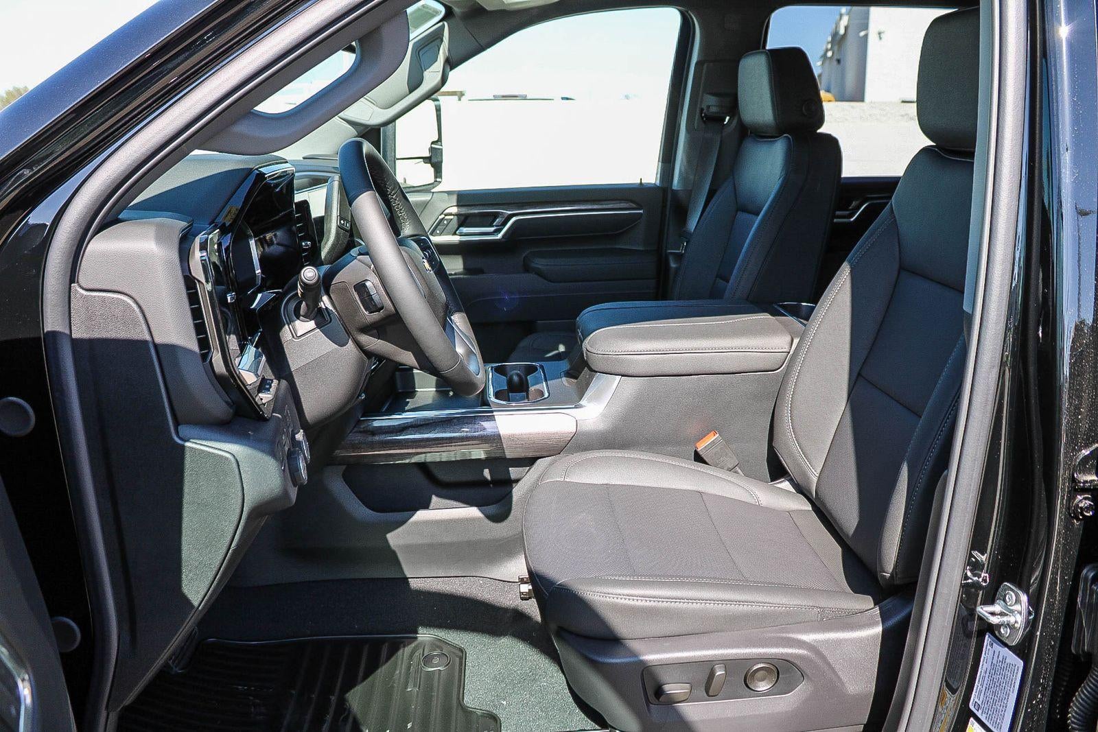 2026 Chevrolet Silverado 2500 HD Crew Cab Standard Box 4-Wheel Drive LTZ