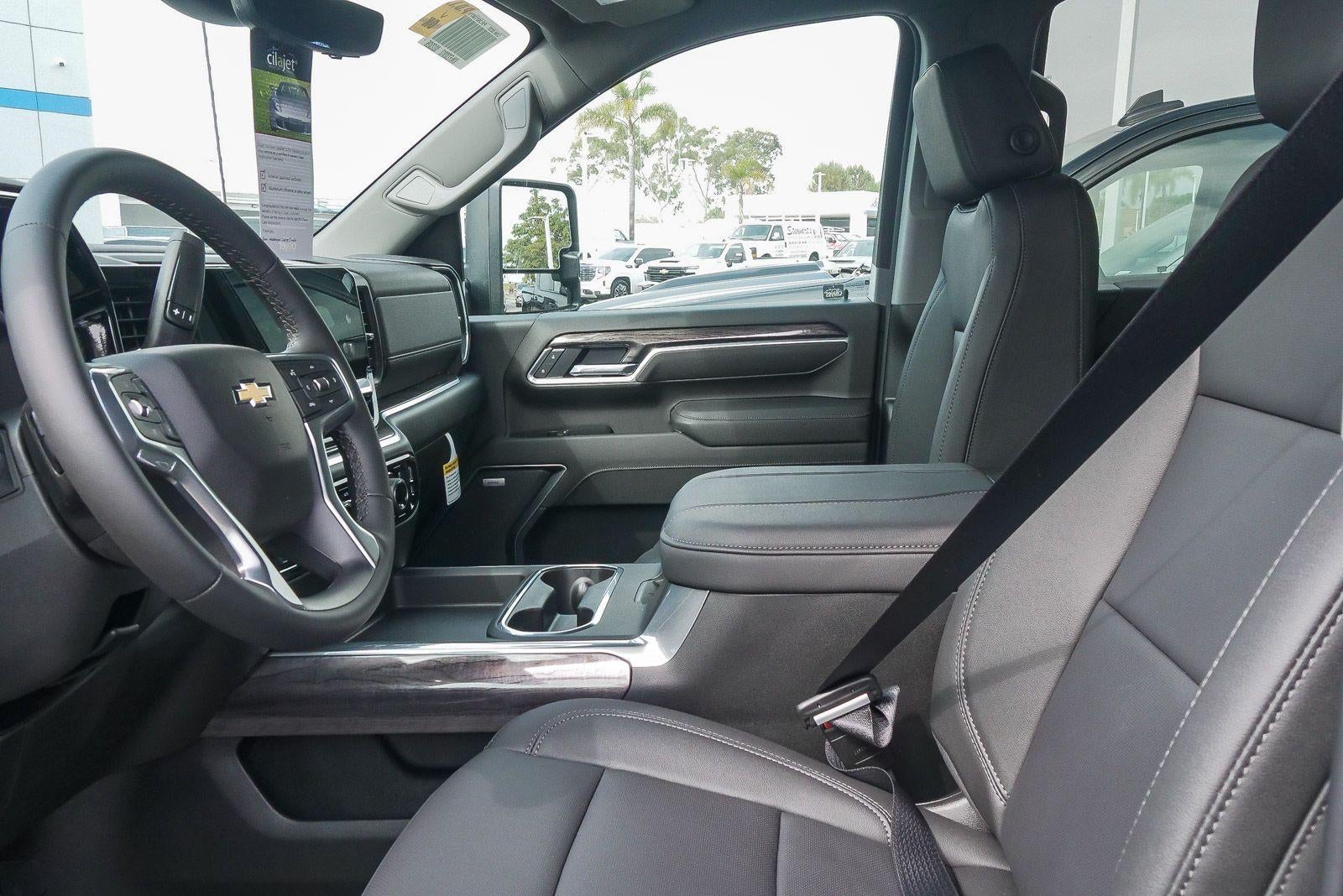 2026 Chevrolet Silverado 2500 HD Crew Cab Standard Box 4-Wheel Drive LTZ