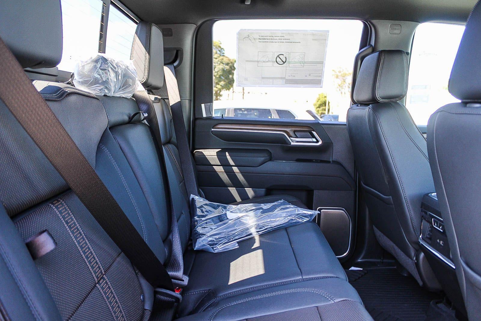 2026 Chevrolet Silverado 2500 HD Crew Cab Standard Box 4-Wheel Drive High Country