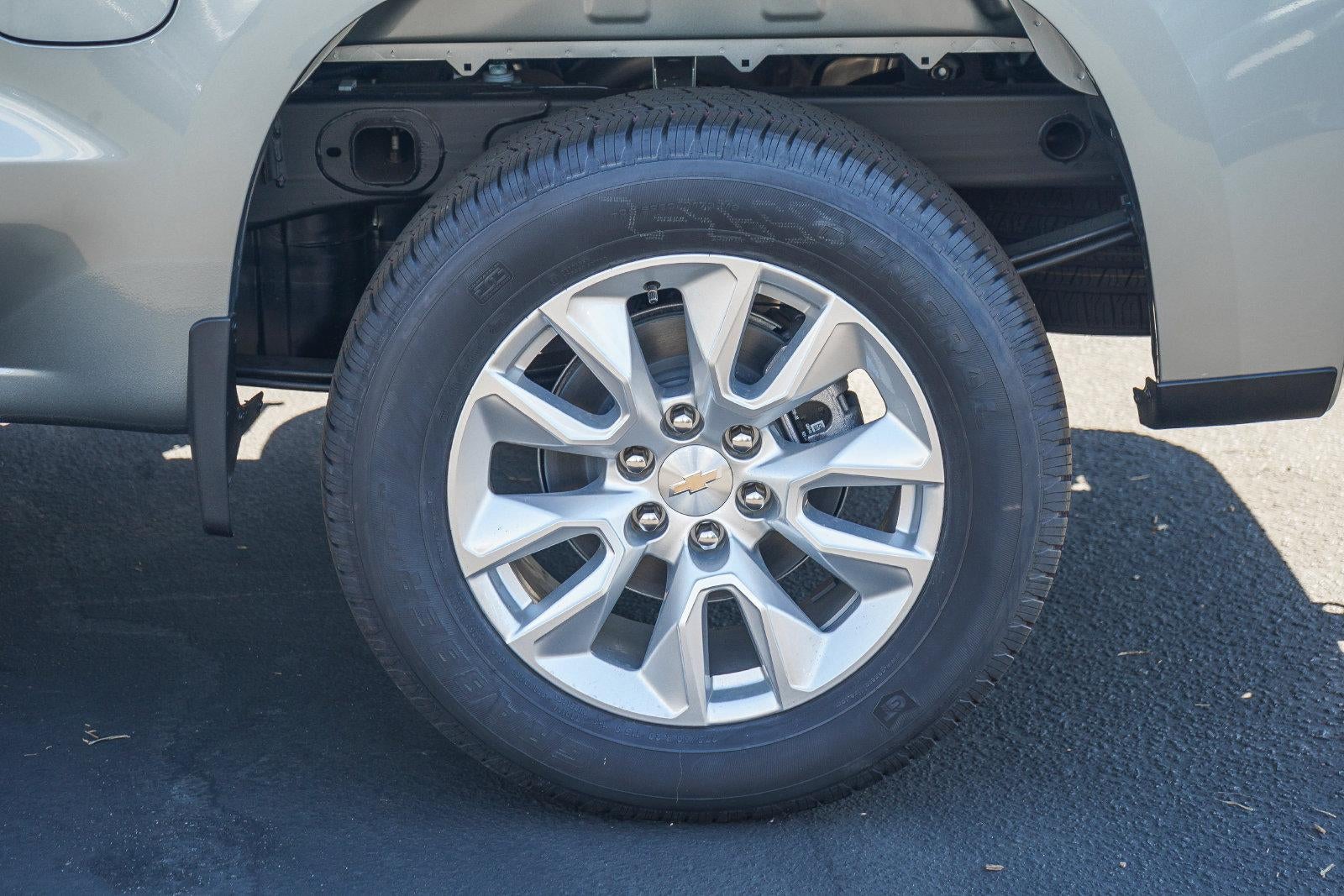 2026 Chevrolet Silverado 1500 Crew Cab Short Box 2-Wheel Drive Custom