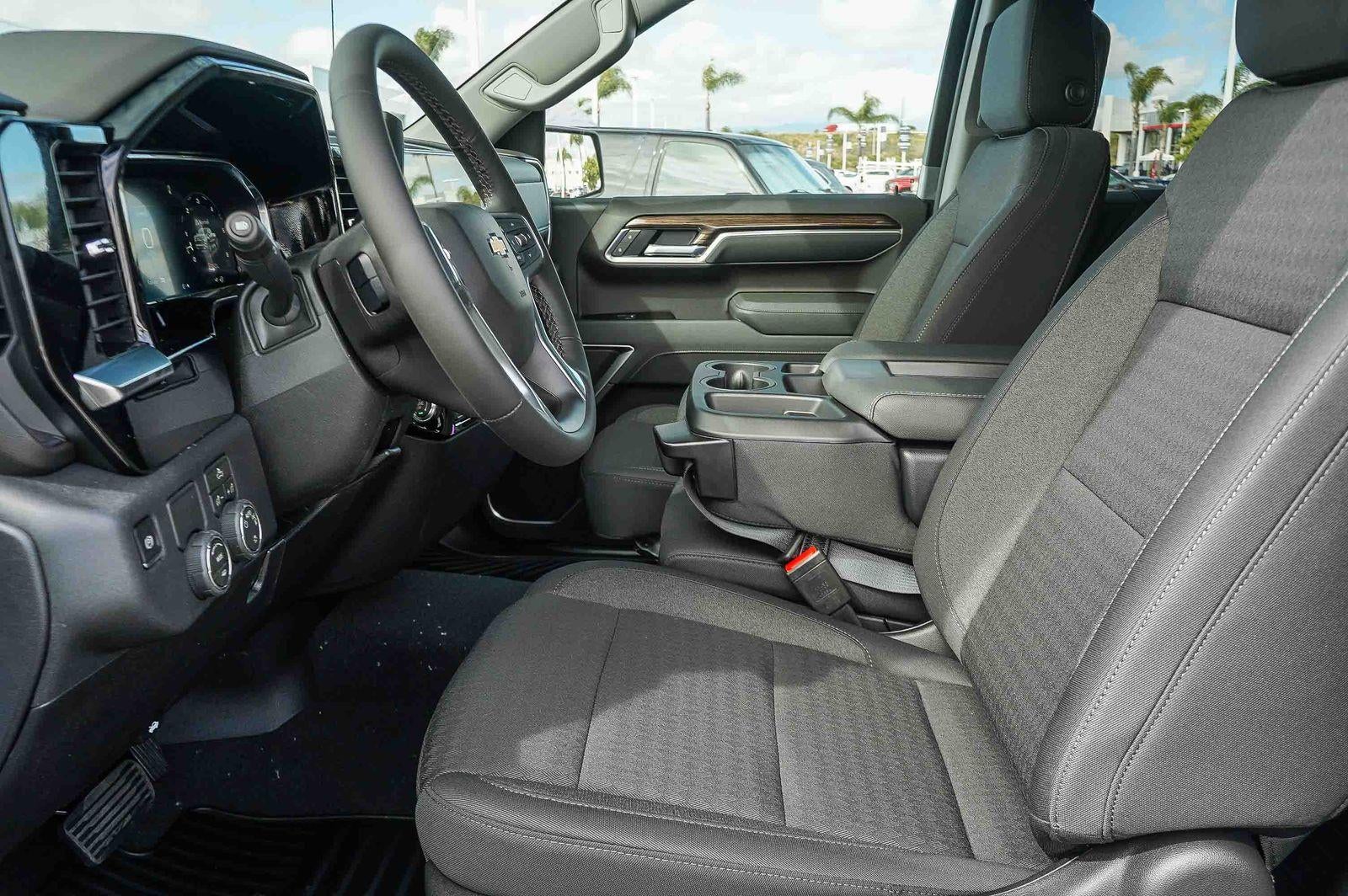 2026 Chevrolet Silverado 1500 Crew Cab Short Box 2-Wheel Drive LT