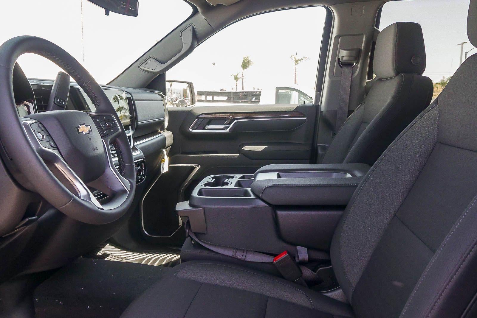 2026 Chevrolet Silverado 1500 Crew Cab Short Box 2-Wheel Drive LT