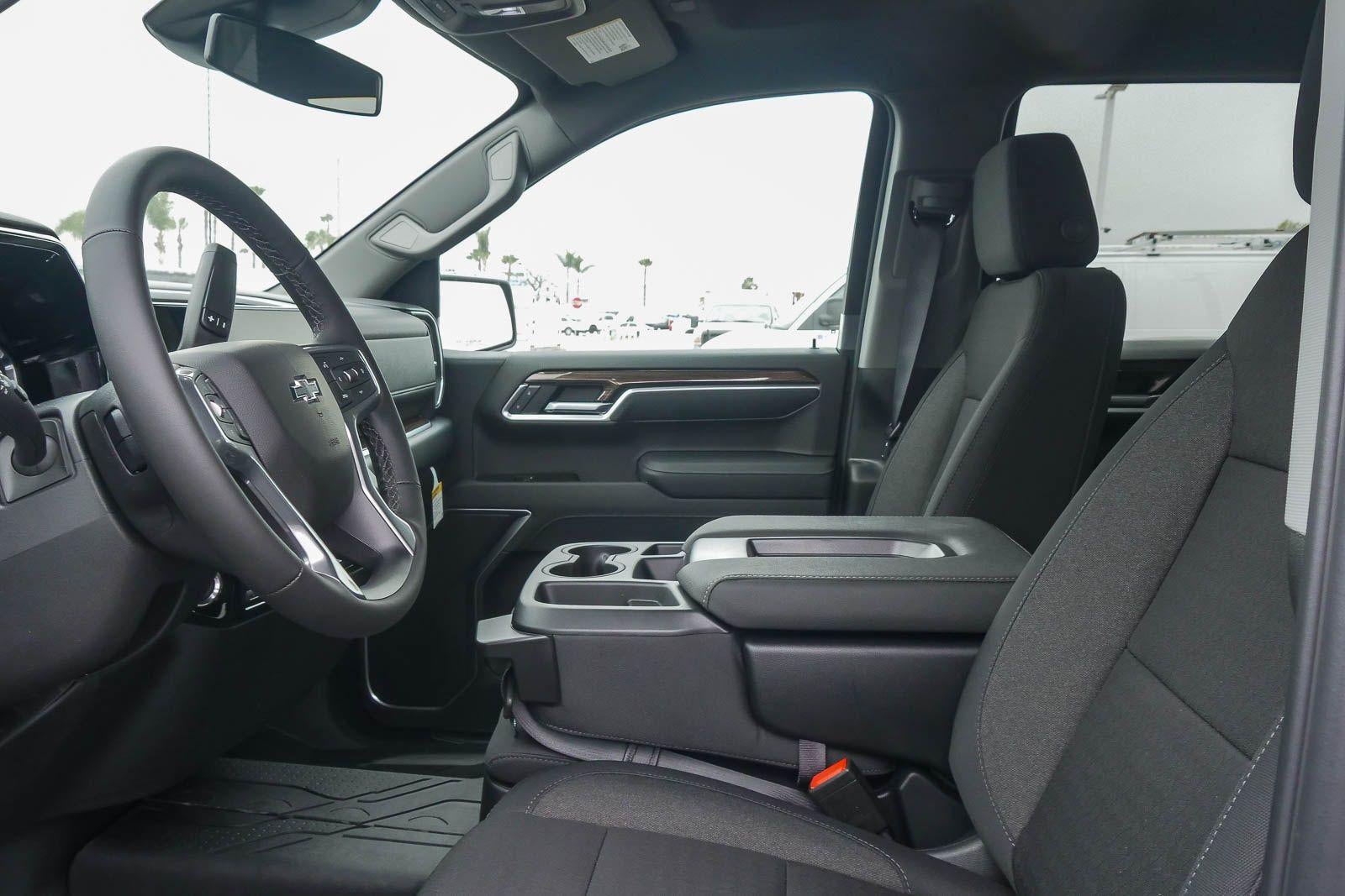 2026 Chevrolet Silverado 1500 Crew Cab Short Box 2-Wheel Drive RST