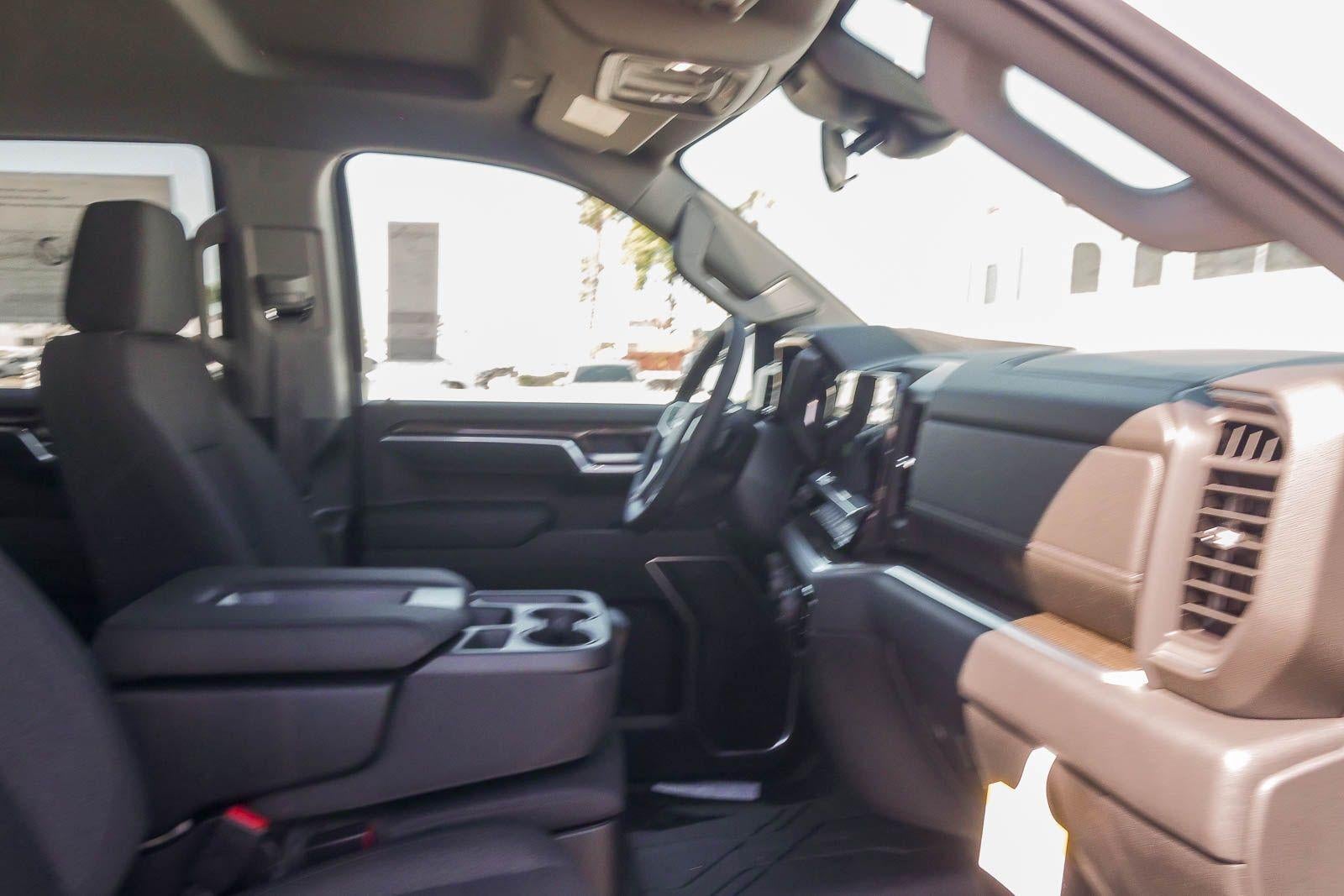 2026 Chevrolet Silverado 1500 Crew Cab Short Box 2-Wheel Drive RST