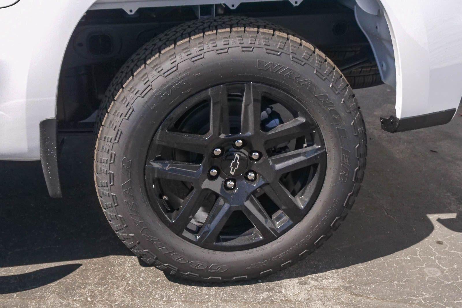 2026 Chevrolet Silverado 1500 Crew Cab Short Box 2-Wheel Drive RST