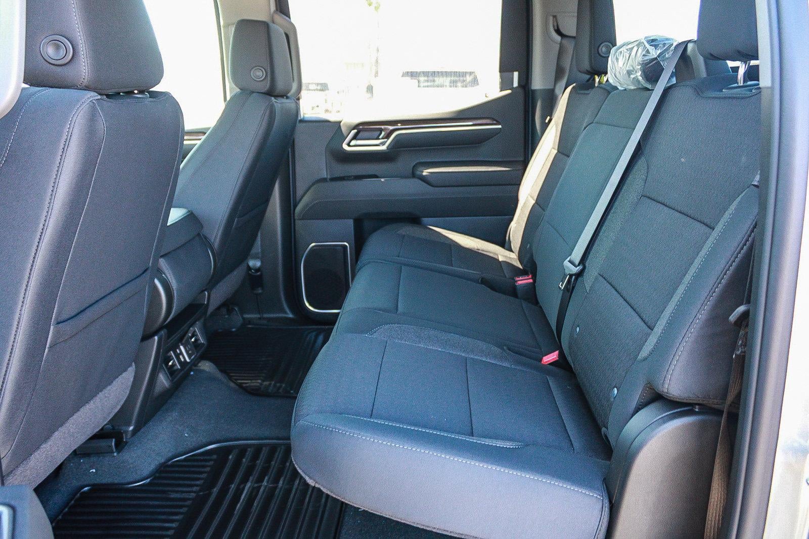 2026 Chevrolet Silverado 1500 Crew Cab Short Box 4-Wheel Drive LT 2FL