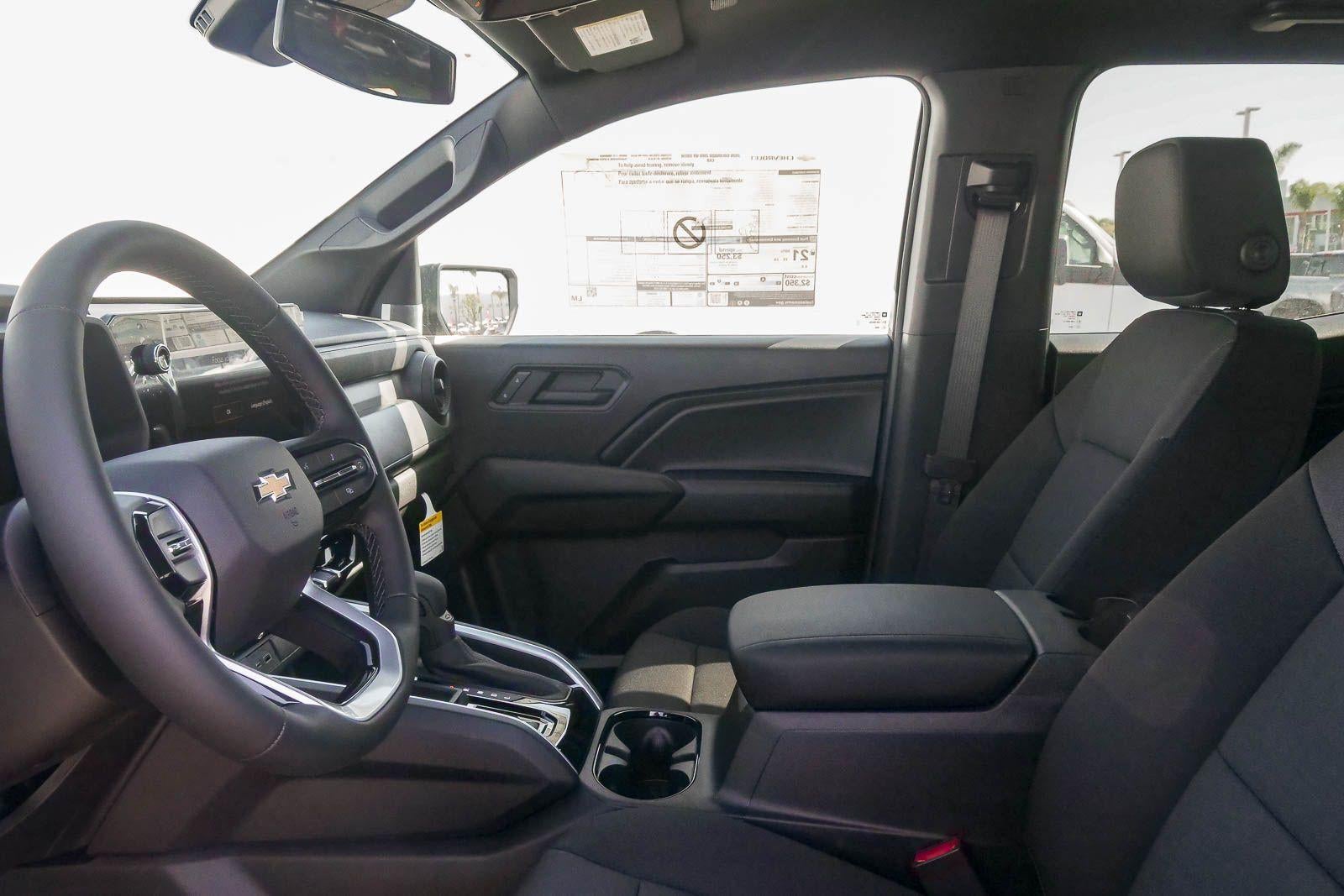 2026 Chevrolet Colorado Crew Cab Short Box 2-Wheel Drive Work Truck