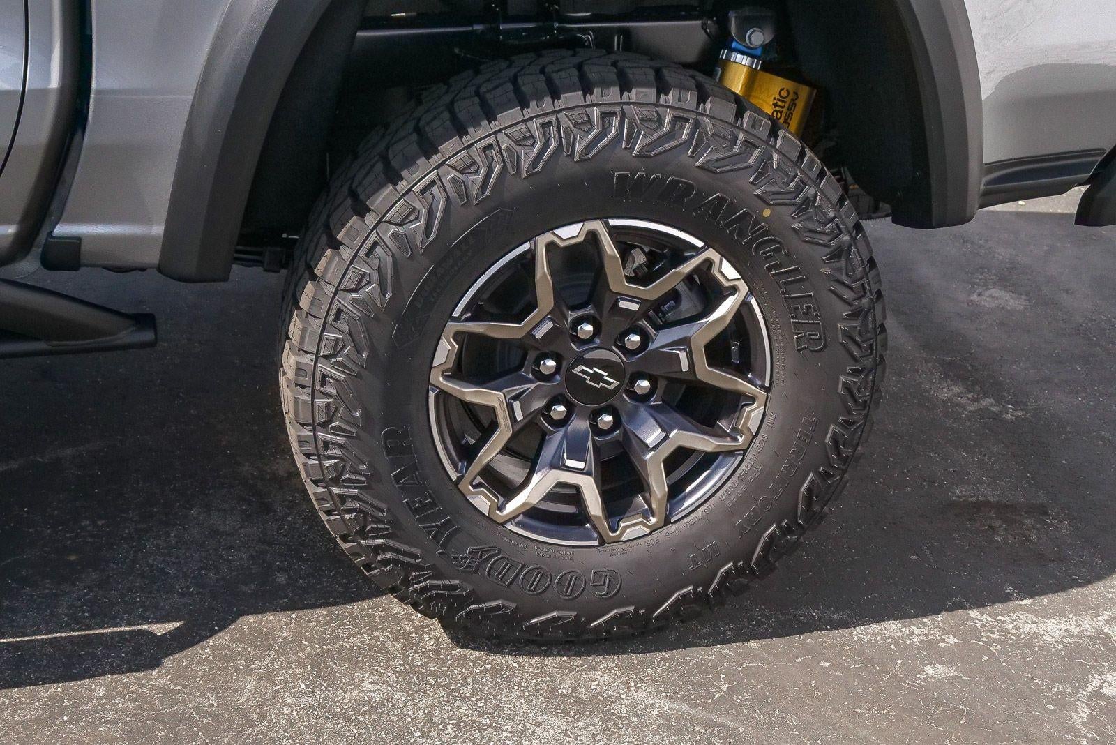2026 Chevrolet Colorado Crew Cab Short Box 4-Wheel Drive ZR2