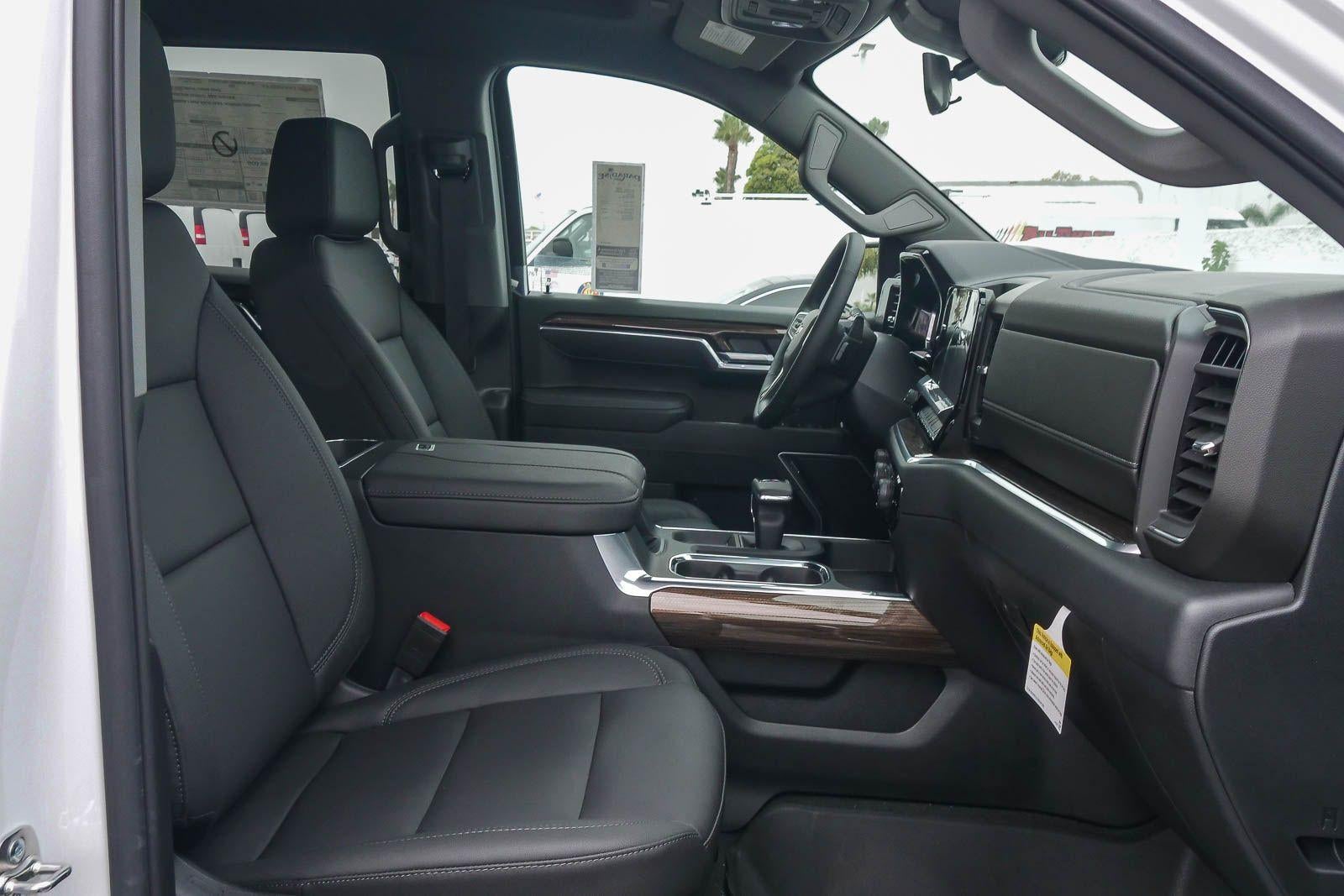 2026 Chevrolet Silverado 1500 Crew Cab Standard Box 4-Wheel Drive LT