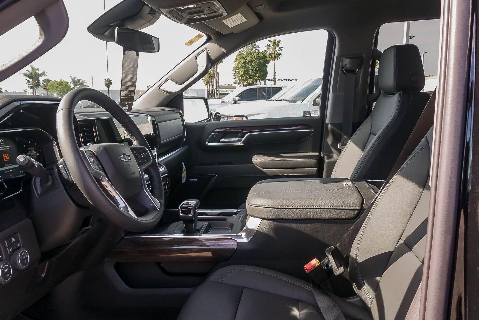 2026 Chevrolet Silverado 1500 Crew Cab Short Box 4-Wheel Drive RST