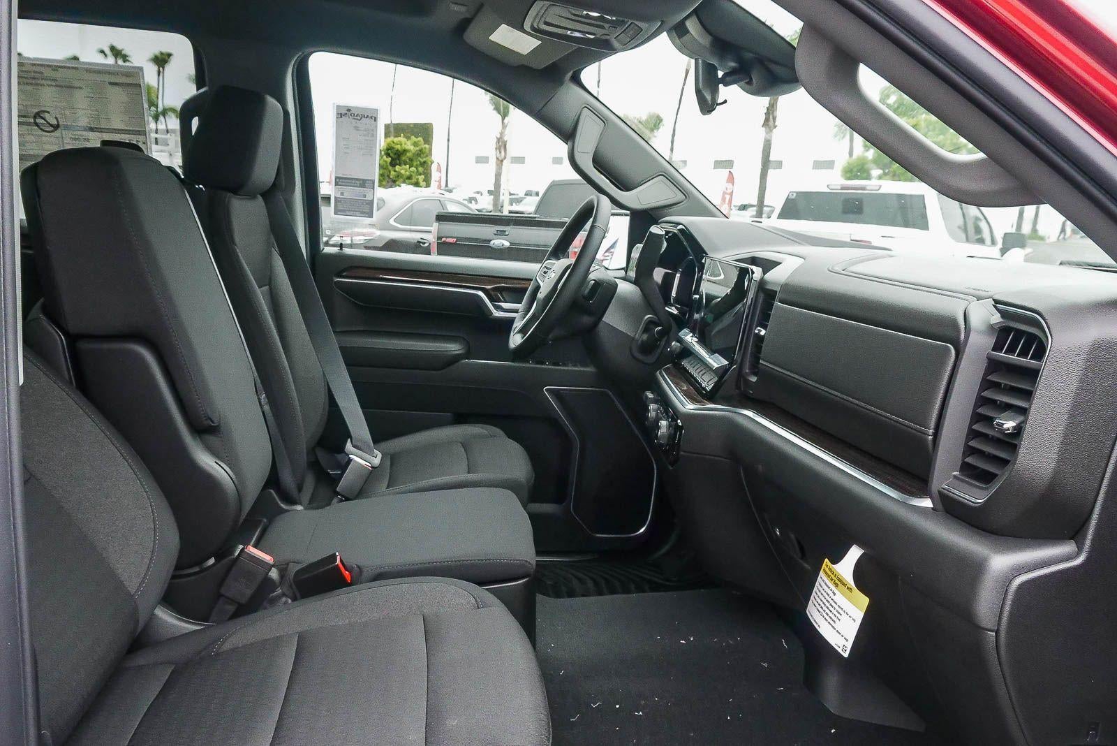 2026 Chevrolet Silverado 1500 Crew Cab Short Box 4-Wheel Drive RST