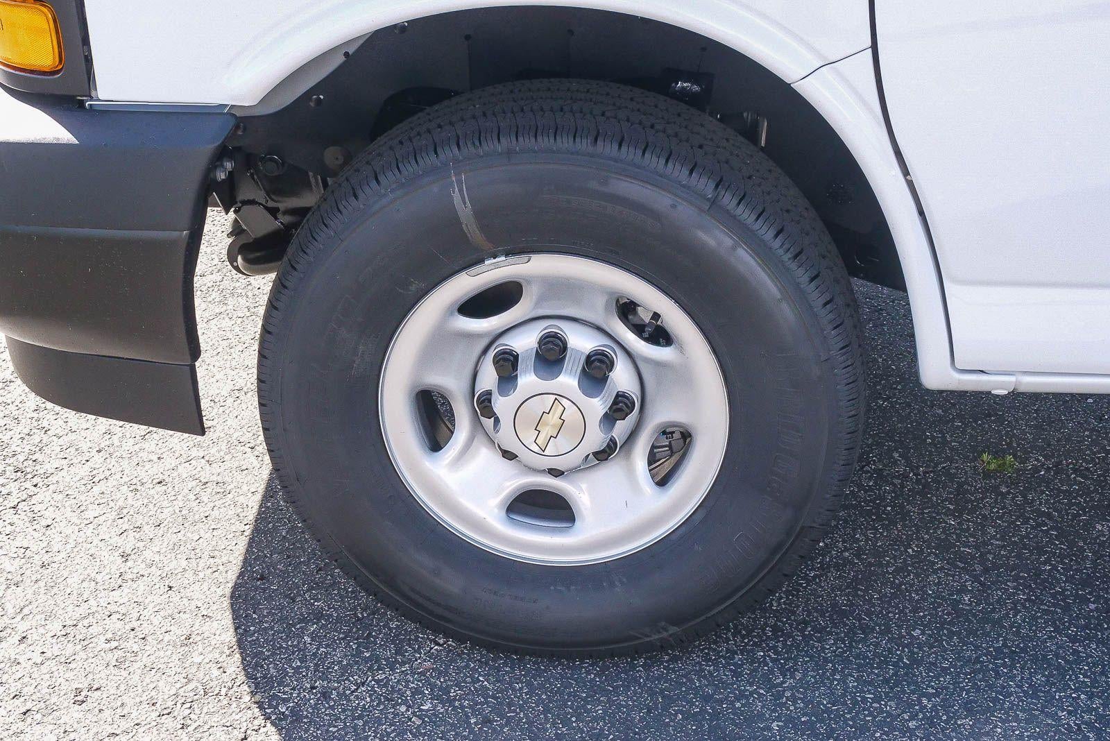 2026 Chevrolet Express Cargo 2500 Regular Wheelbase Rear-Wheel Drive