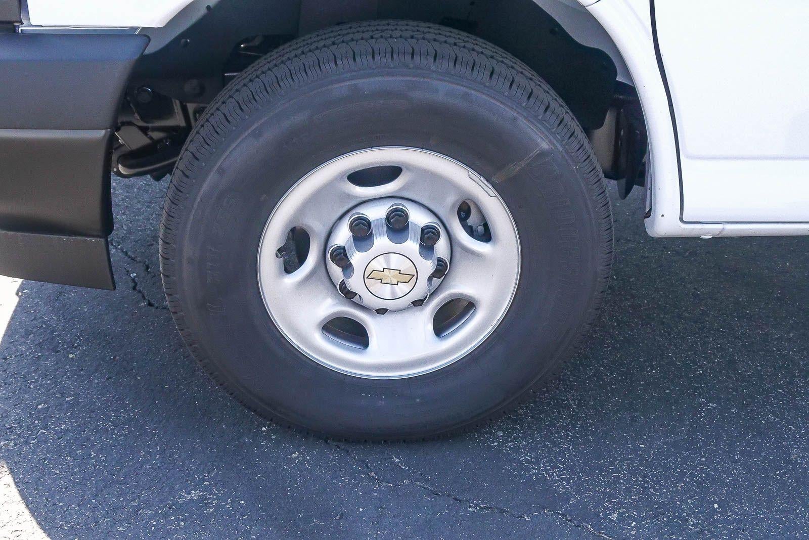 2026 Chevrolet Express Cargo 2500 Regular Wheelbase Rear-Wheel Drive