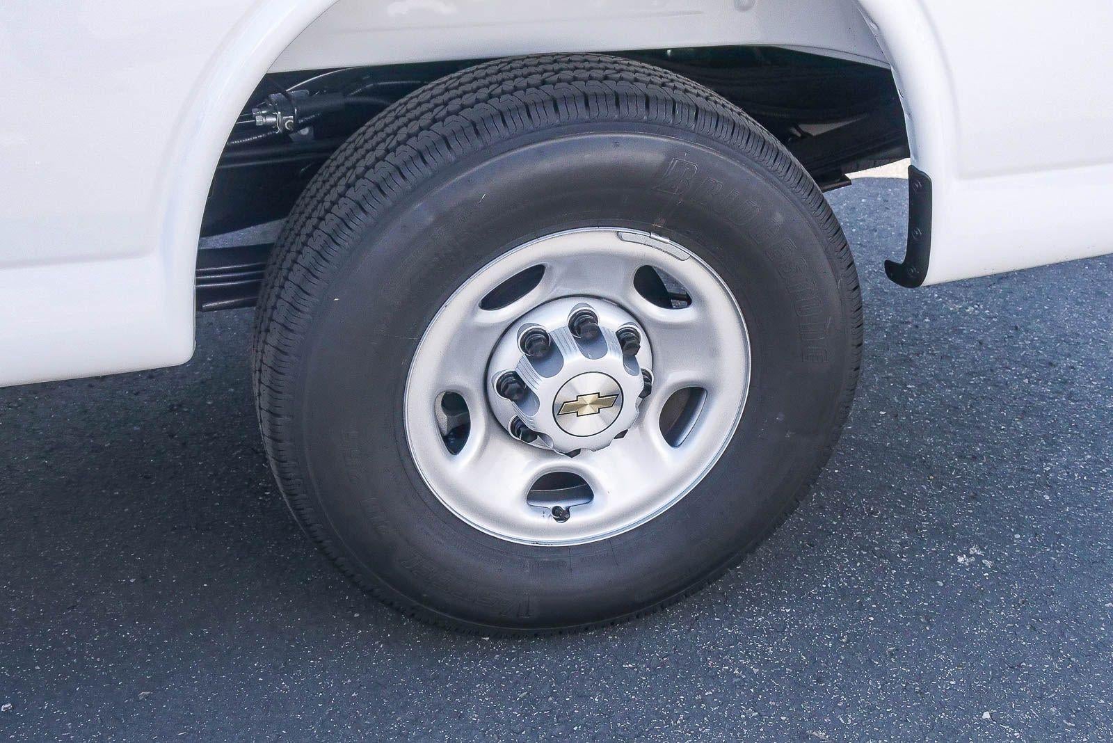2026 Chevrolet Express Cargo 2500 Regular Wheelbase Rear-Wheel Drive
