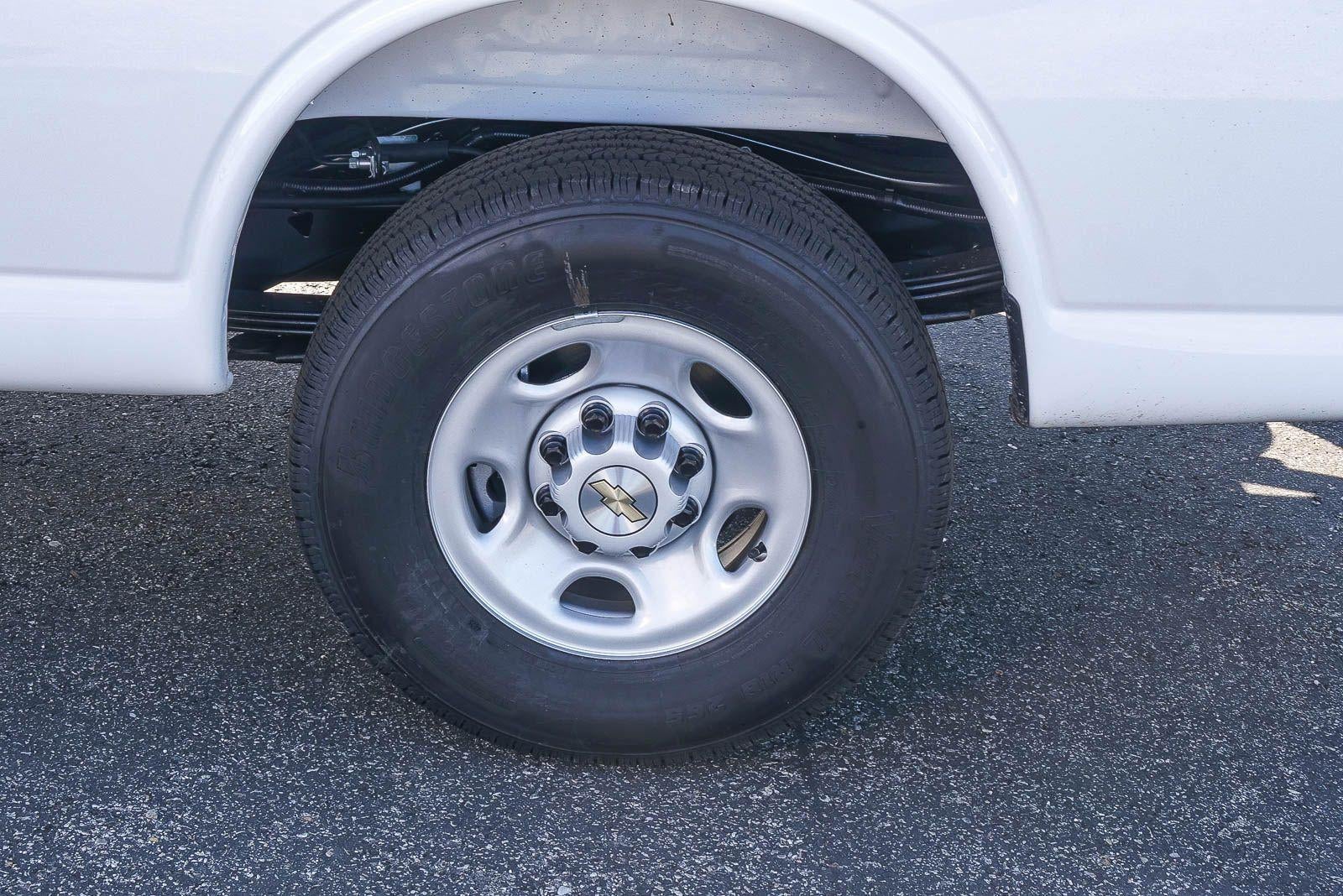 2026 Chevrolet Express Cargo 2500 Regular Wheelbase Rear-Wheel Drive