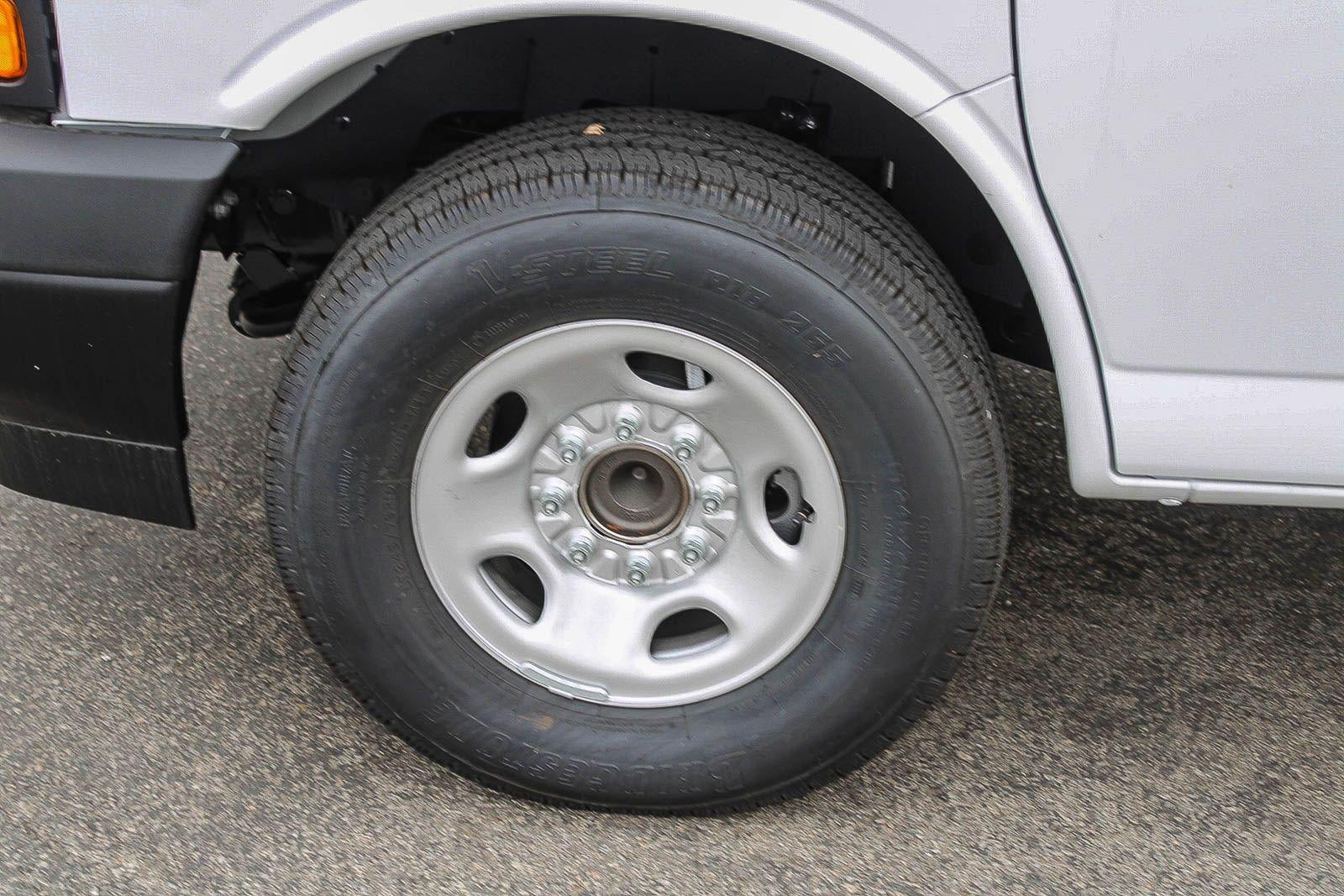2026 Chevrolet Express Cargo 2500 Regular Wheelbase Rear-Wheel Drive