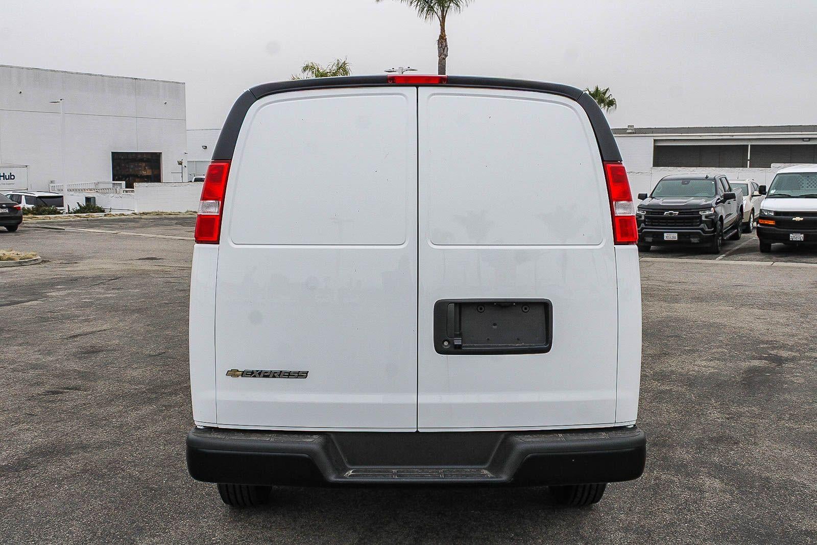 2026 Chevrolet Express Cargo 2500 Regular Wheelbase Rear-Wheel Drive