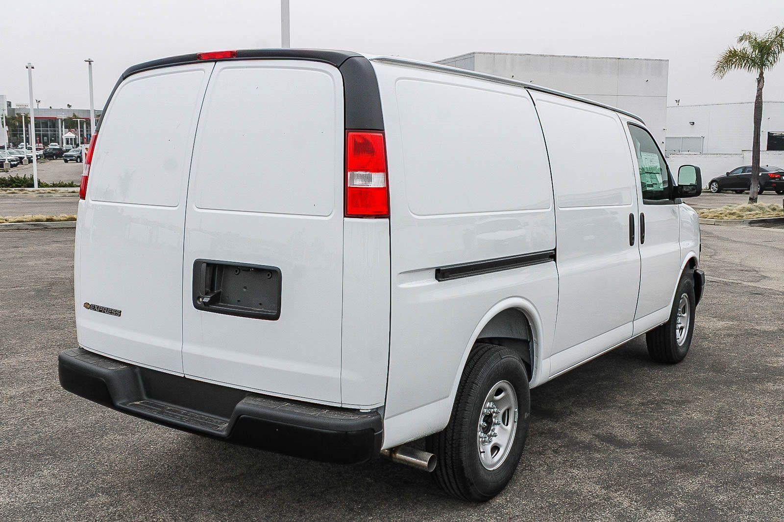 2026 Chevrolet Express Cargo 2500 Regular Wheelbase Rear-Wheel Drive