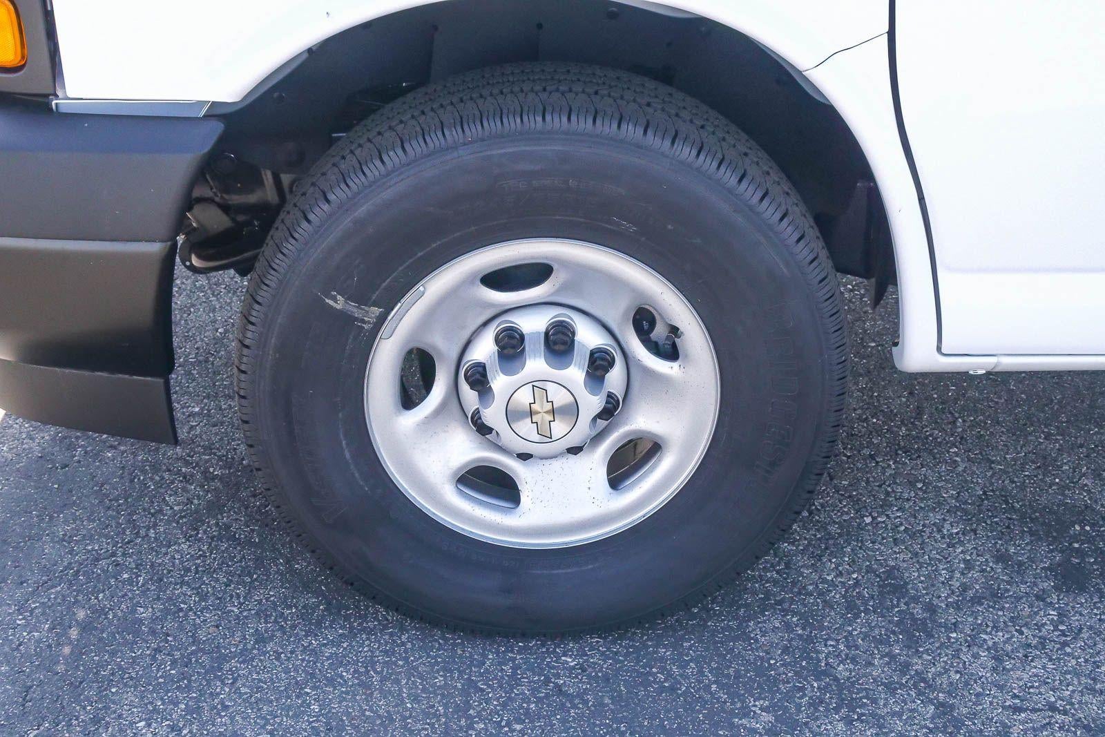 2026 Chevrolet Express Cargo 2500 Regular Wheelbase Rear-Wheel Drive