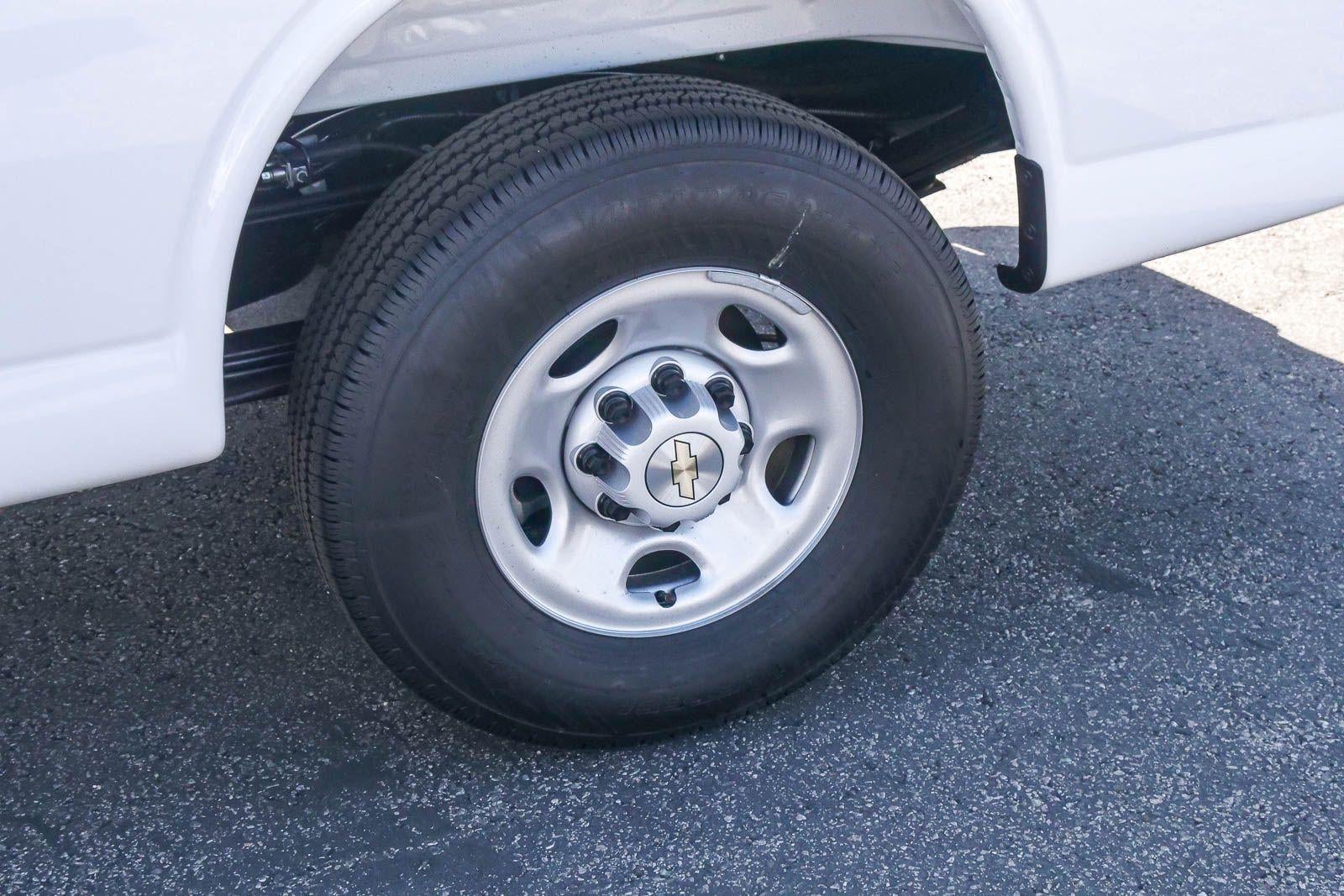 2026 Chevrolet Express Cargo Work Van - Photo 6