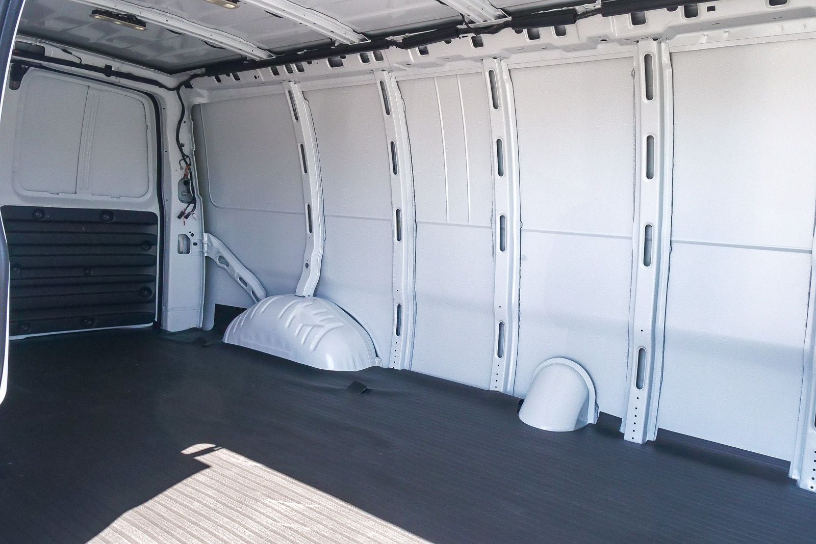 2026 Chevrolet Express Cargo 3500 Extended Wheelbase Rear-Wheel Drive