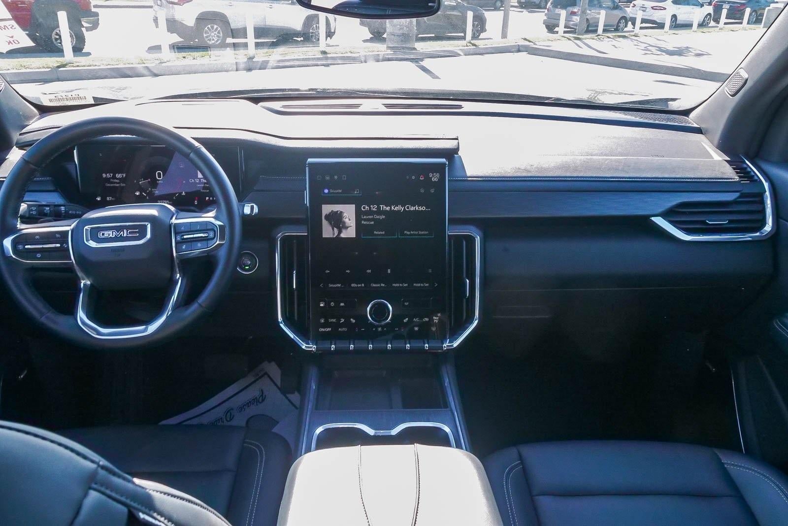 2024 GMC Acadia Elevation