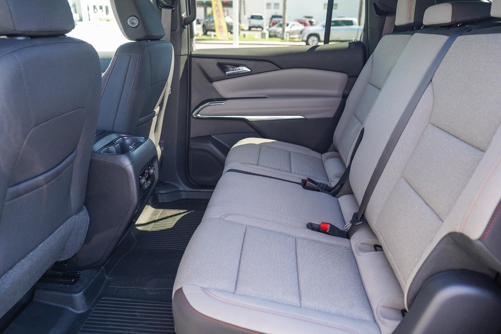 2027 Chevrolet Traverse LT w/1LT