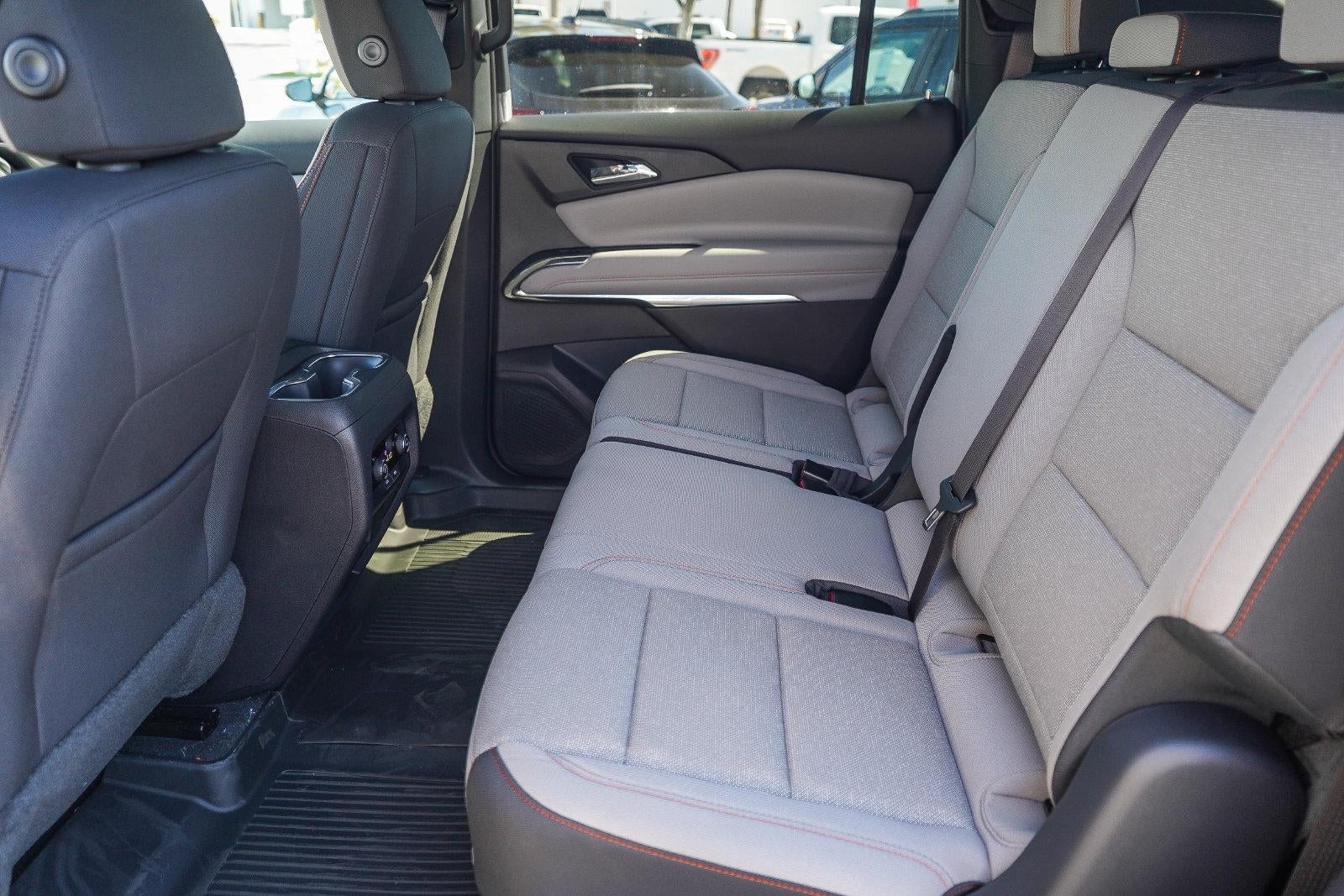 2027 Chevrolet Traverse LT w/1LT