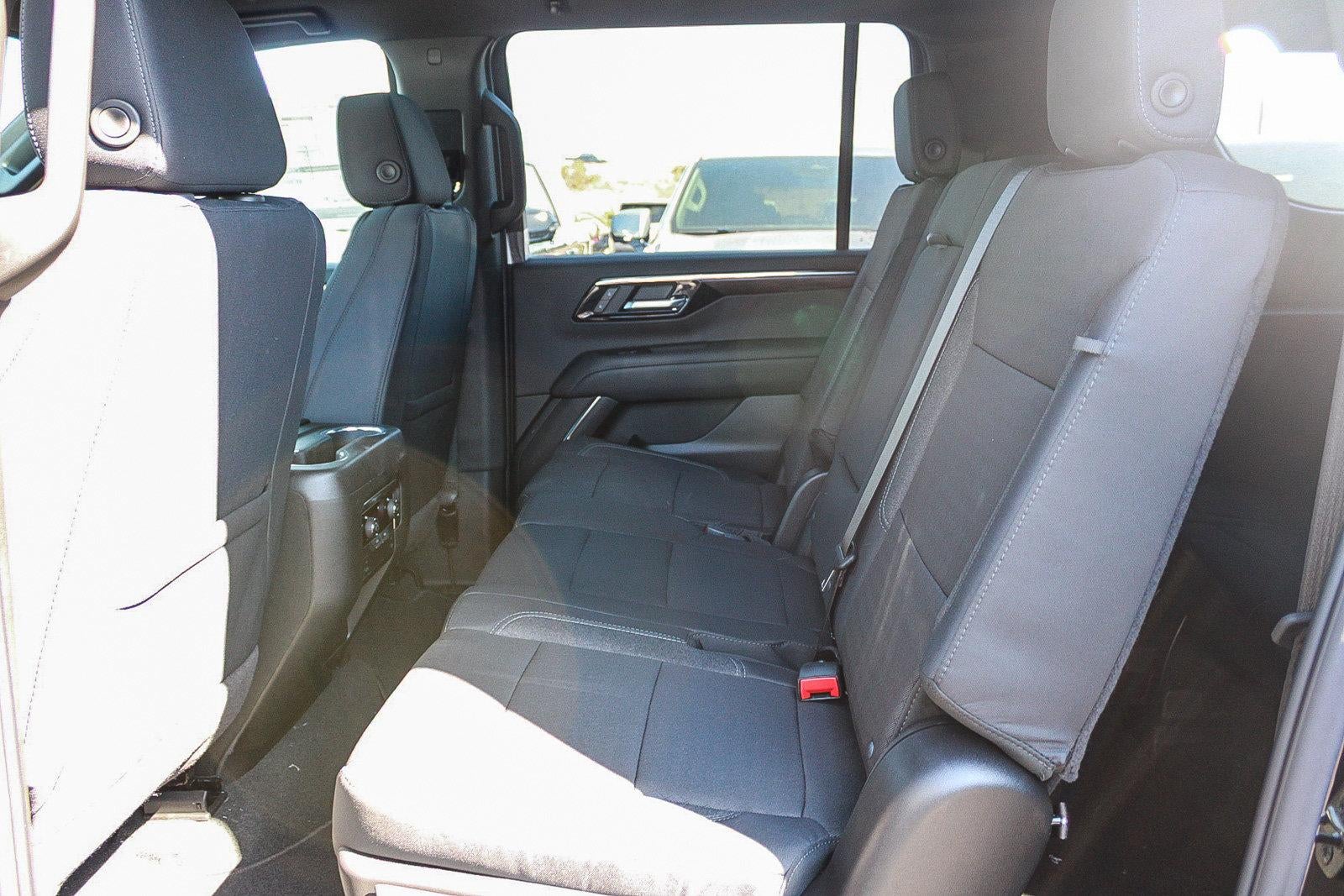 2026 Chevrolet Suburban 2WD LS