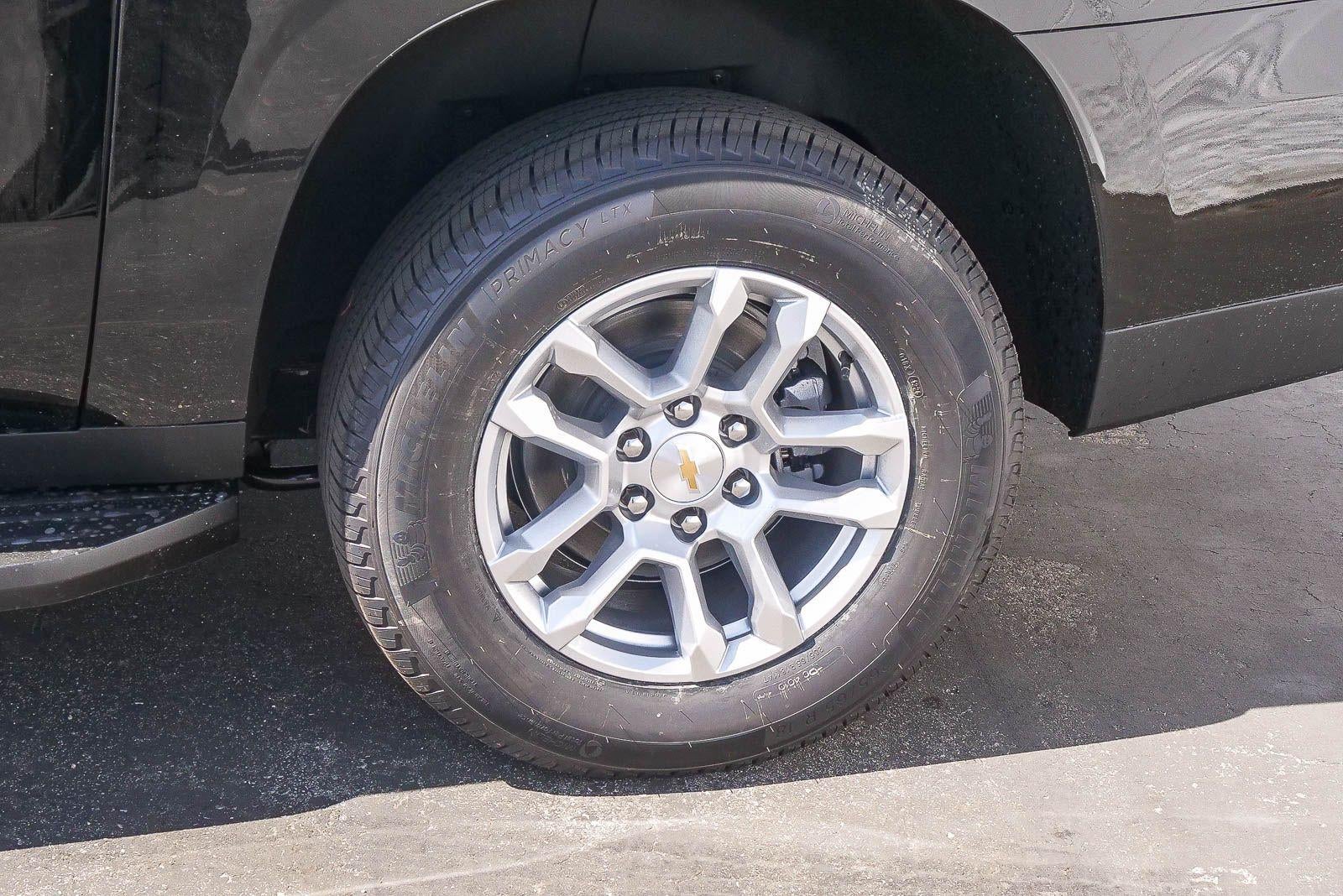 2026 Chevrolet Suburban 4WD LT