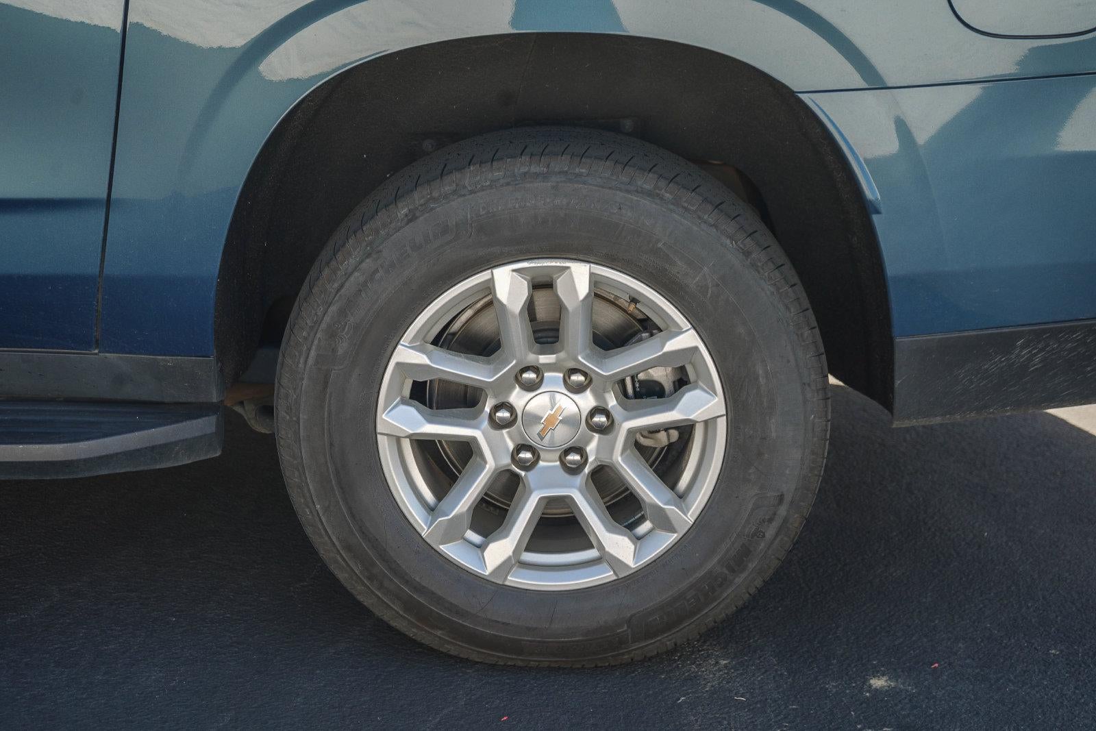2025 Chevrolet Suburban LT