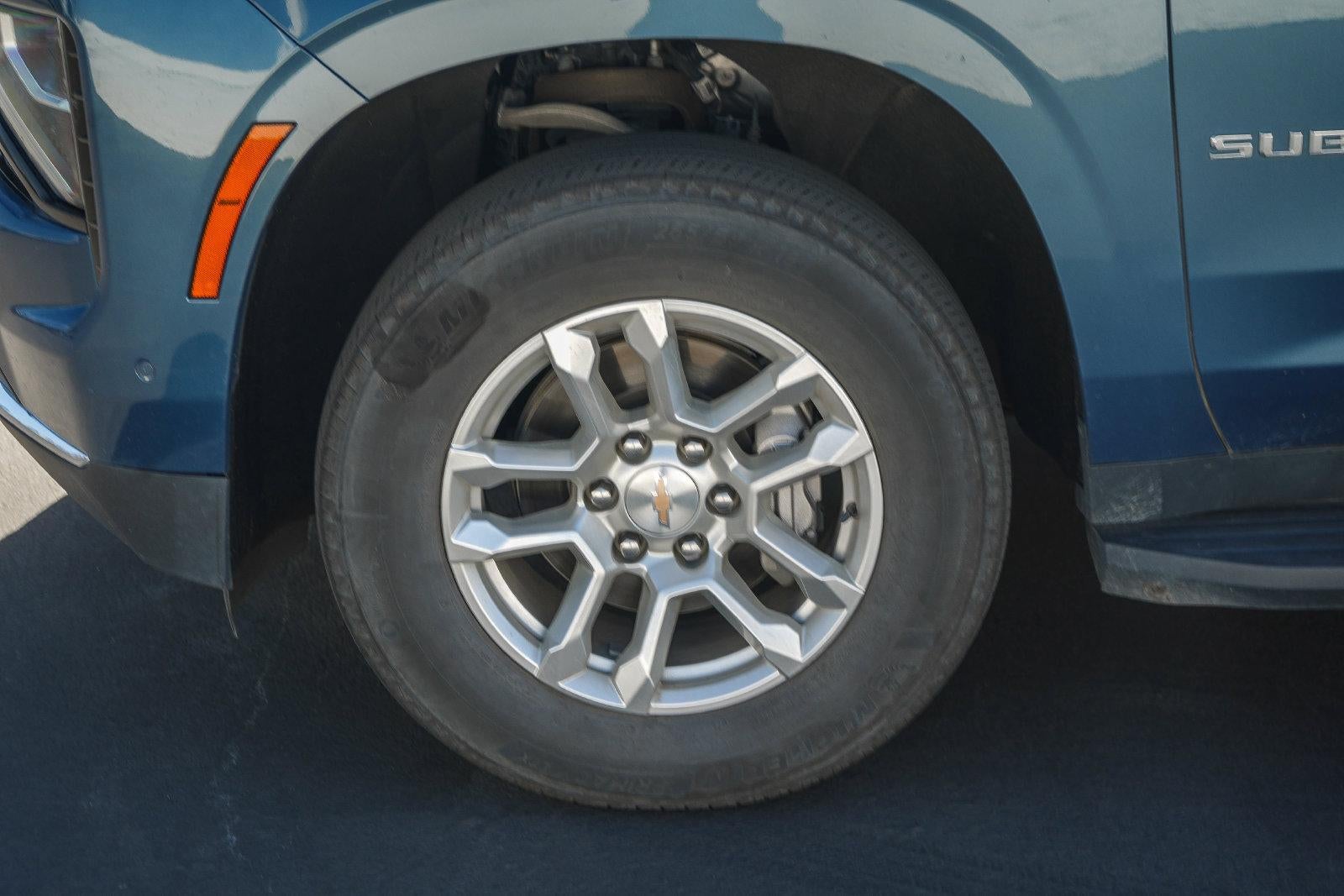2025 Chevrolet Suburban LT