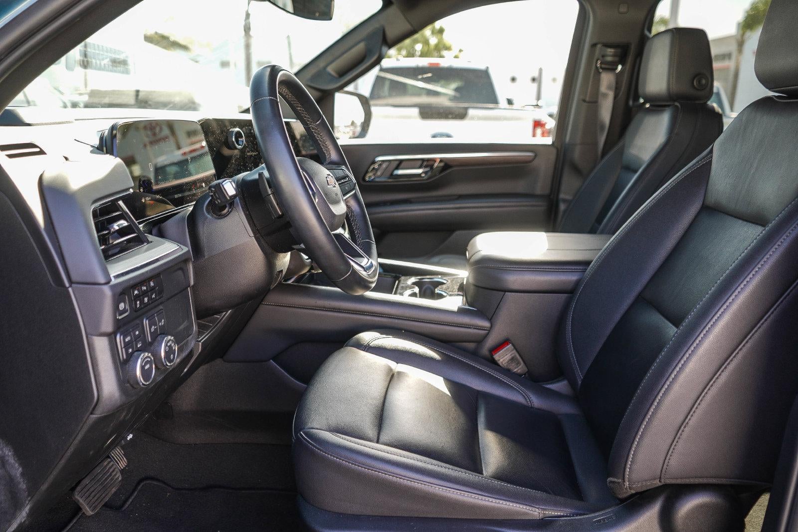 2025 Chevrolet Suburban LT