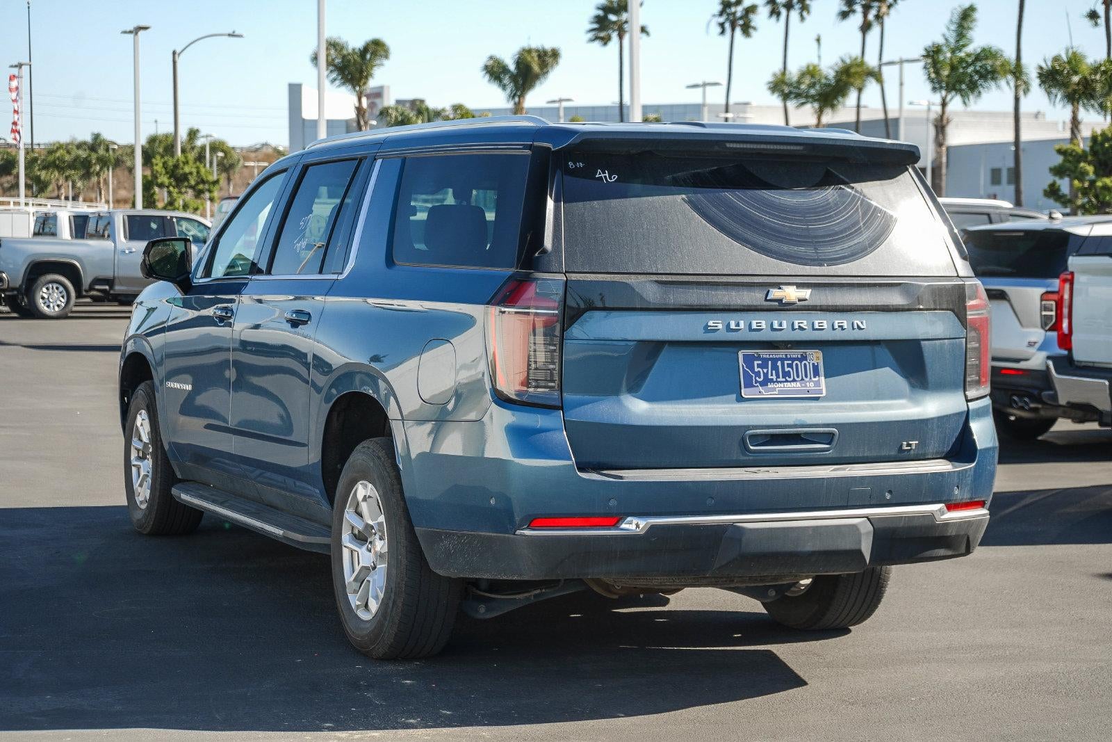 2025 Chevrolet Suburban LT