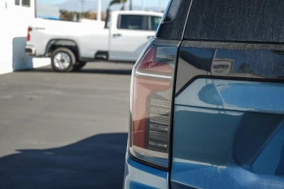 2025 Chevrolet Suburban LT