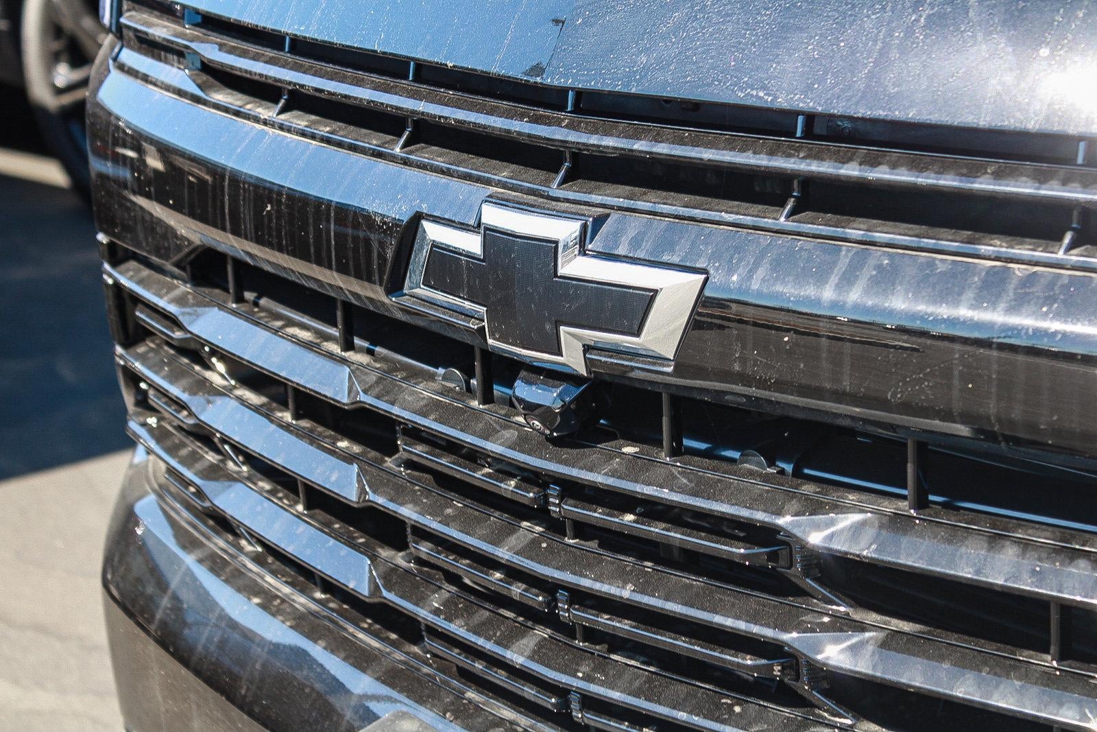 2026 Chevrolet Suburban 4WD RST