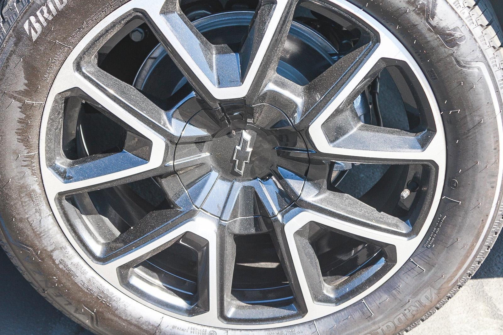 2026 Chevrolet Suburban 4WD RST