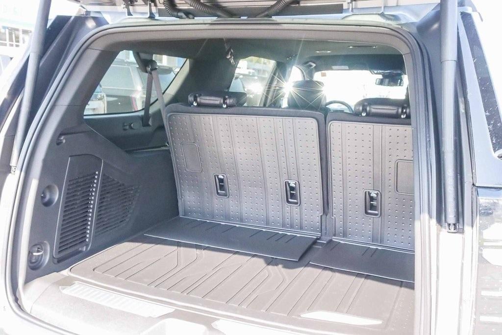 2026 Chevrolet Suburban 4WD RST