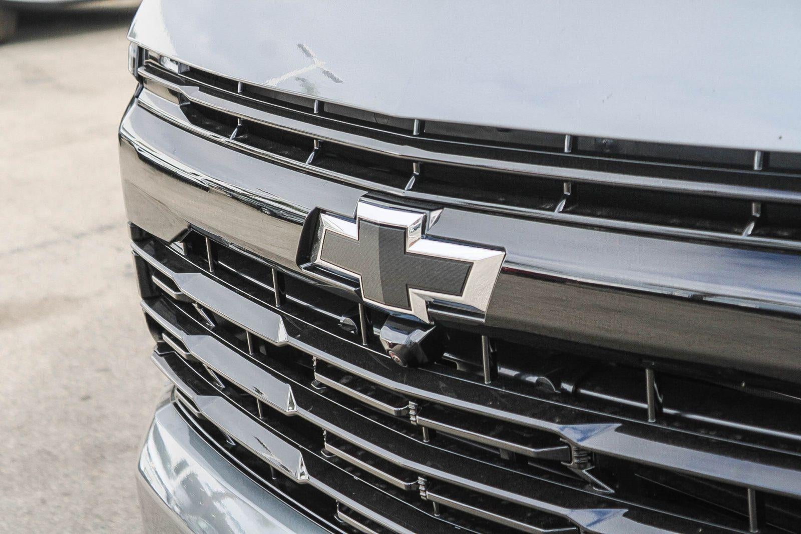 2026 Chevrolet Suburban 4WD RST