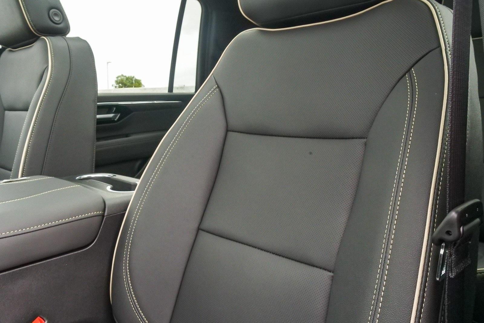 2026 Chevrolet Suburban 4WD Premier