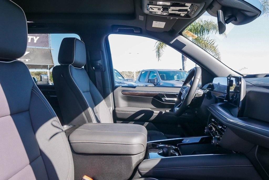 2026 Chevrolet Suburban 4WD Premier