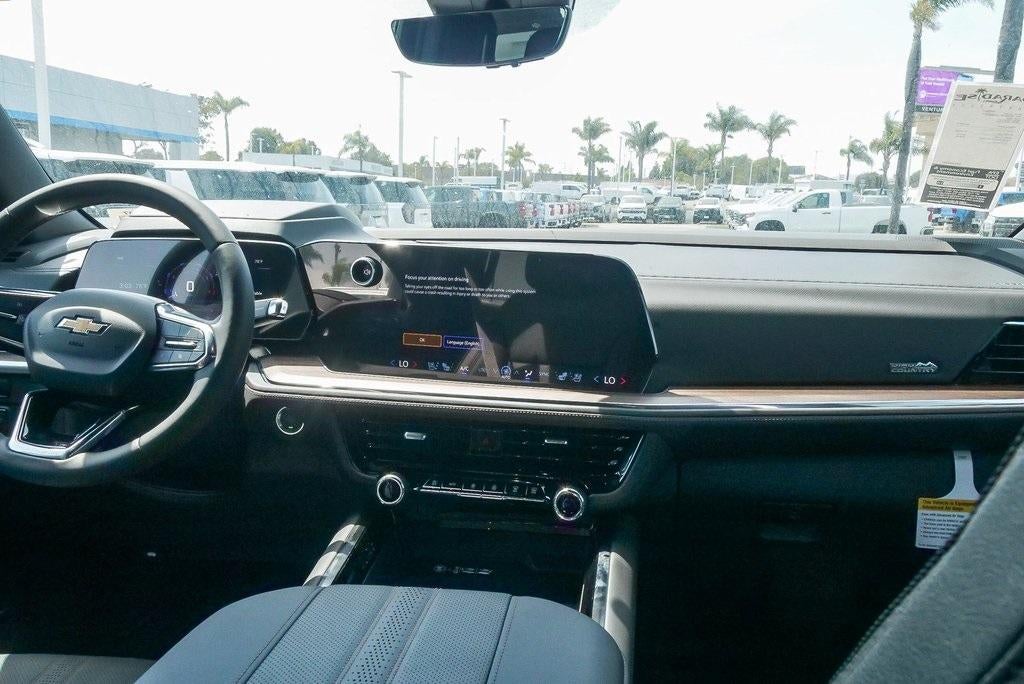 2025 Chevrolet Suburban 4WD High Country